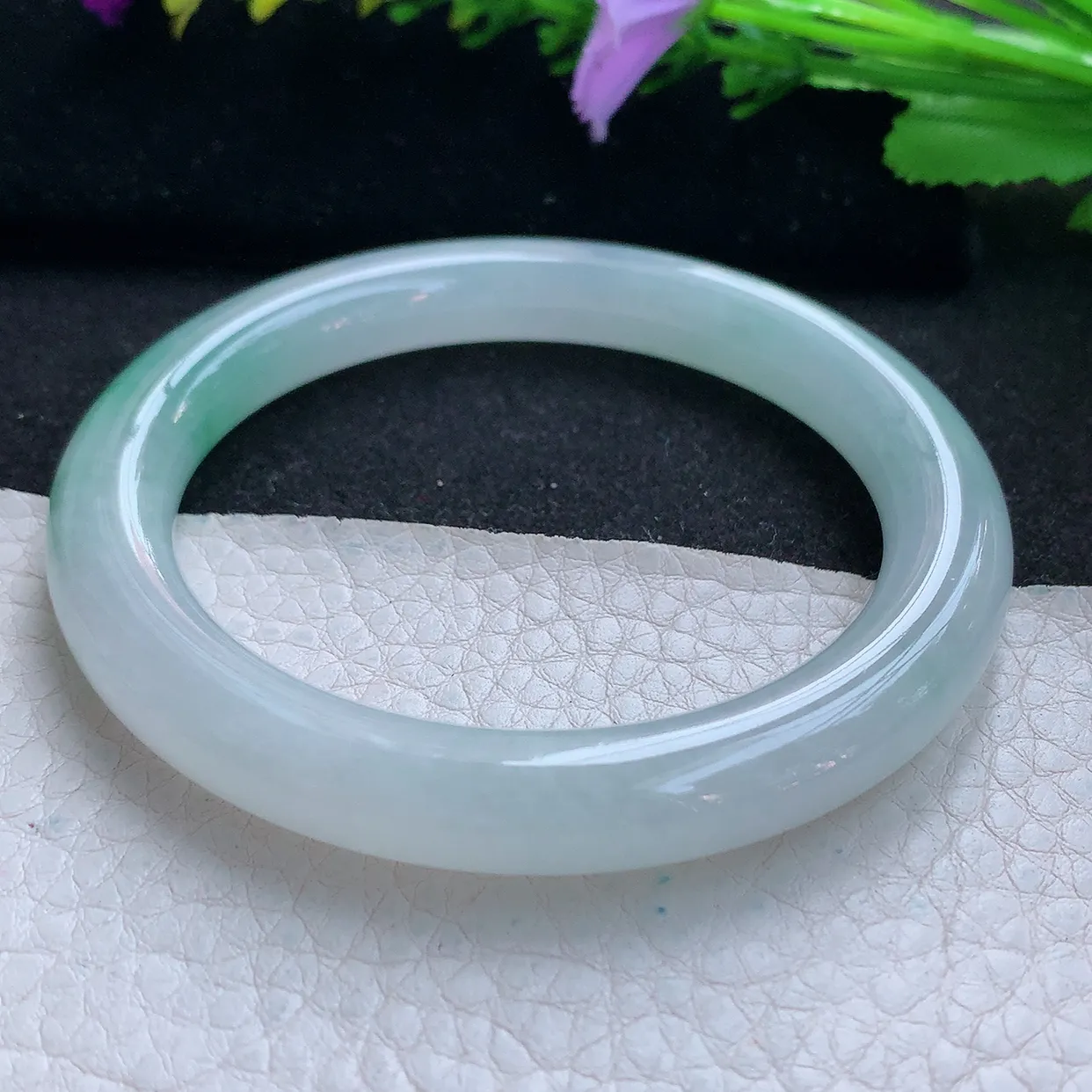 hf实拍55*9*9.5美人镯 天然缅甸翡翠玉手镯冰润飘绿圆条玉手环 叮当镯