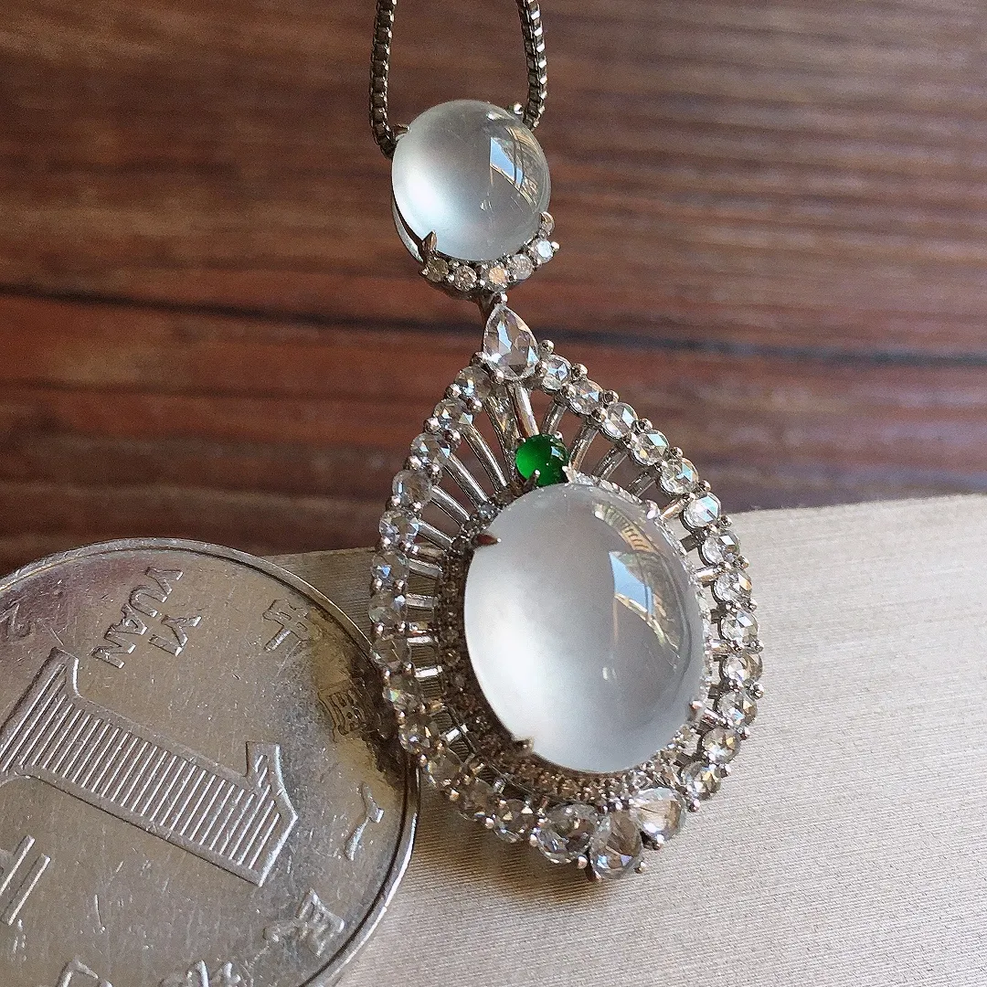 冰种蛋面吊坠，18k金镶嵌，冰润饱满，玉质细腻，种水足，Dd  尺寸38.4*18.7*10.9