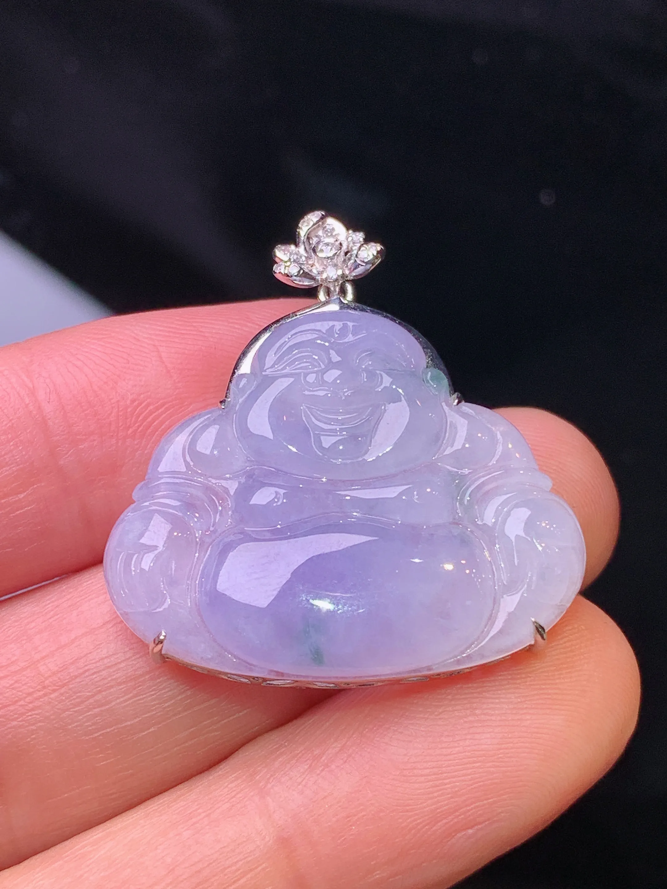 18k金钻镶嵌紫罗兰佛公吊坠 玉质细腻 色泽艳丽清新 整体尺寸30.2*27.8*6.8