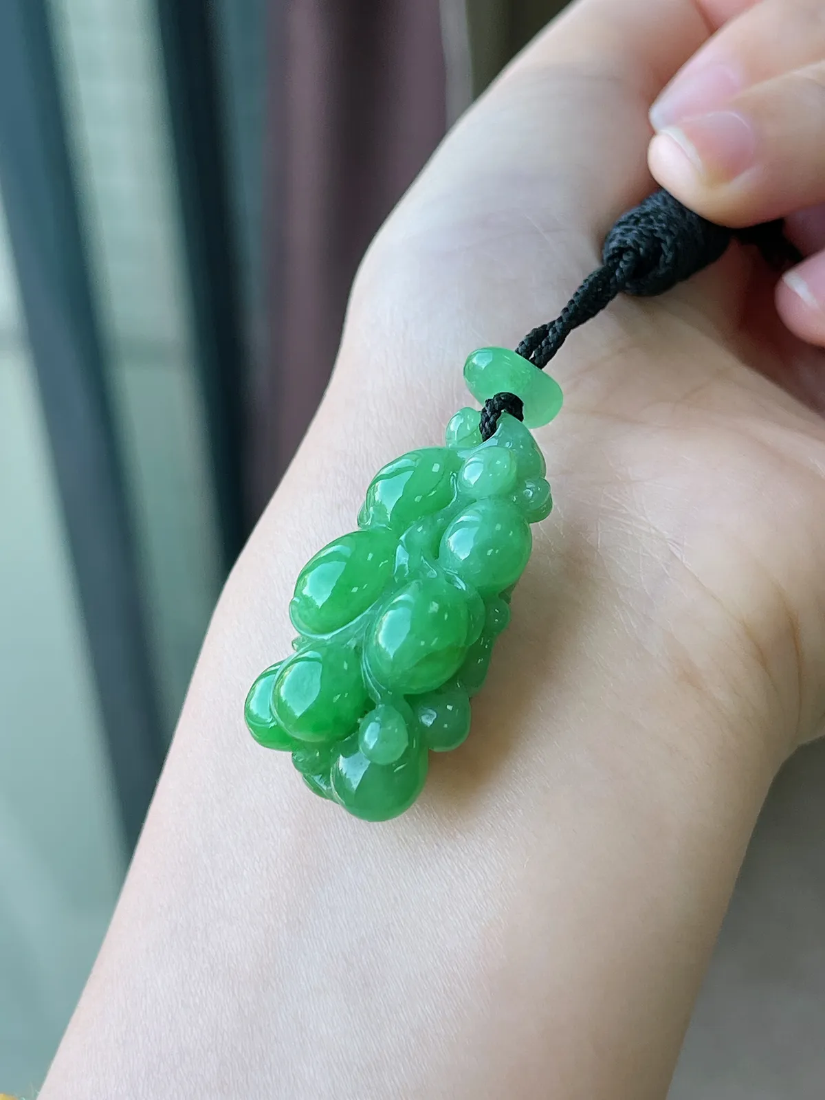 翡翠糯化种绿色吊坠