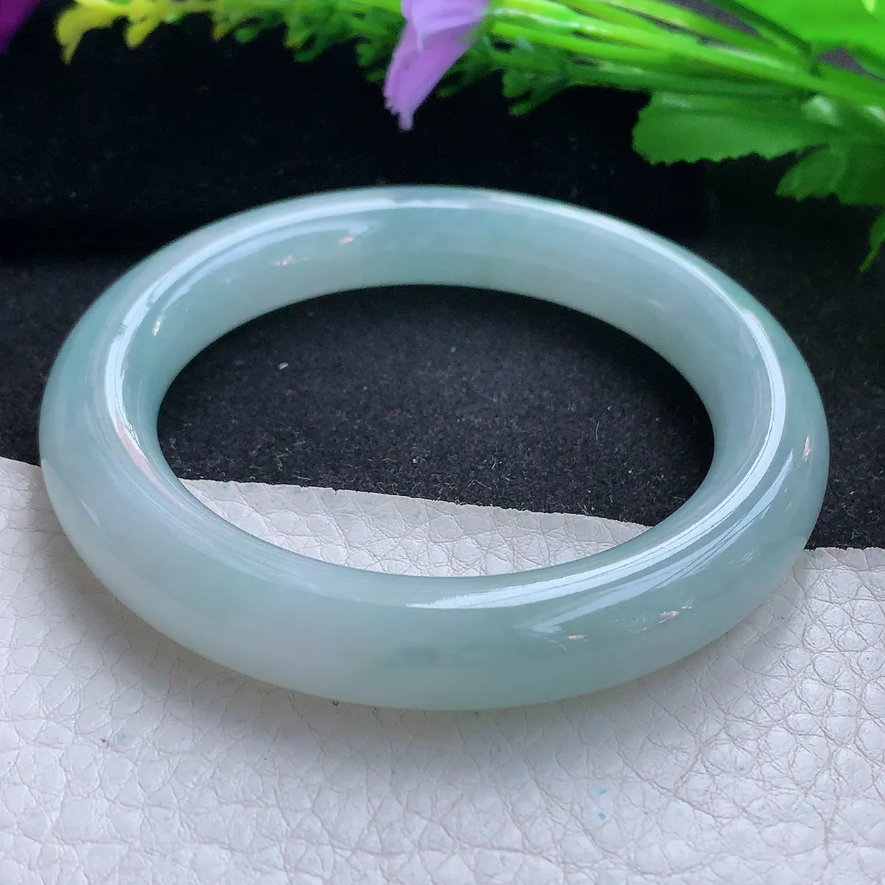 r实拍57*11.3胖圆镯 天然缅甸翡翠玉手镯淡天空蓝圆条美人镯