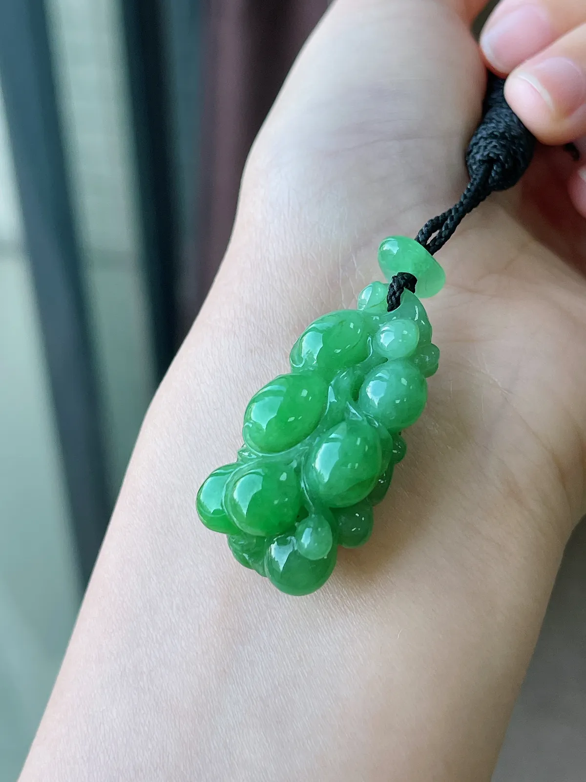 翡翠糯化种绿色吊坠