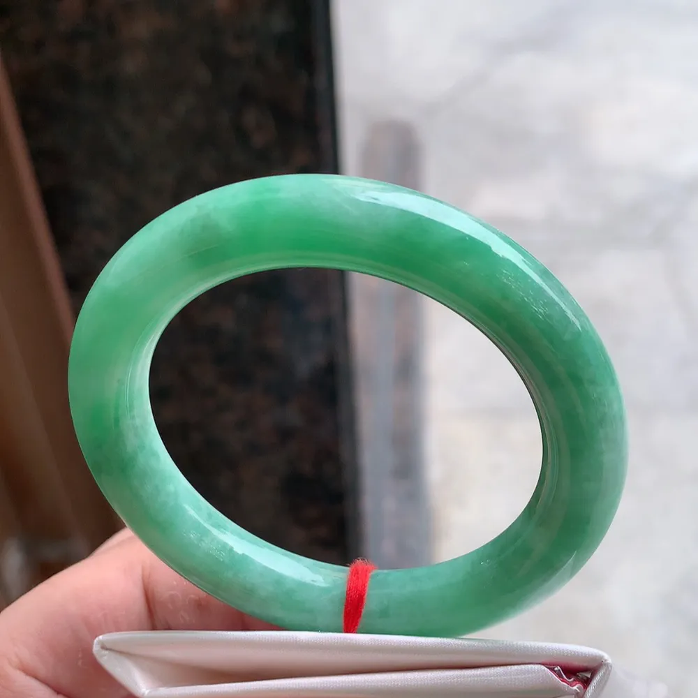 圆条冰糯翠绿 无瑕 尺寸:53.6/10.5 色好