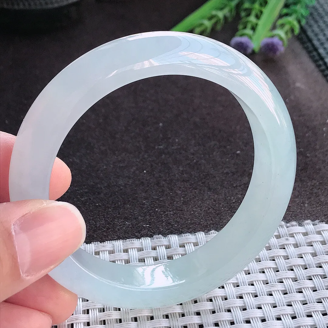 实拍A货翡翠55/12.6/8.8老坑冰透果冻胶冰纯月光白手镯宽边玉镯手环