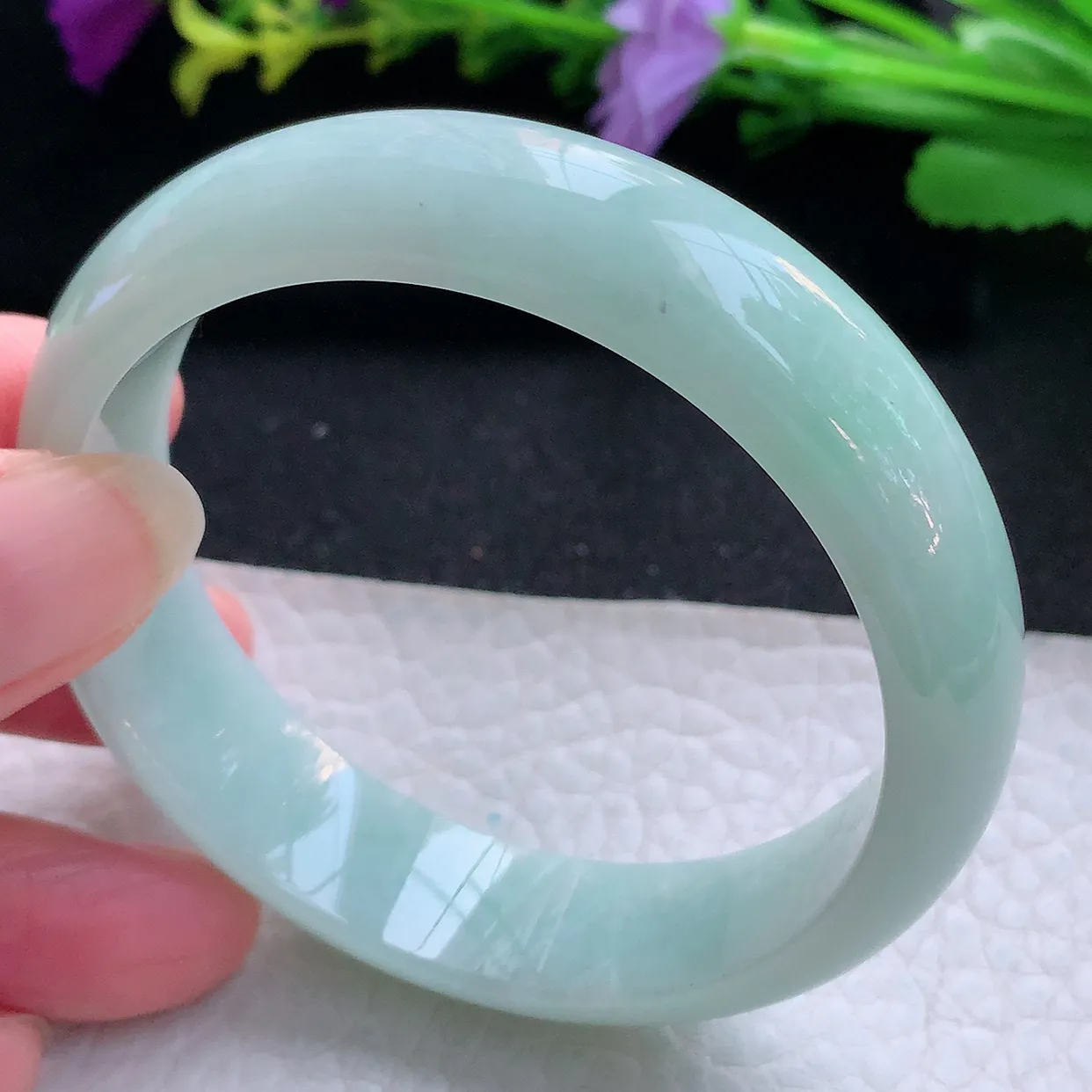 js实拍55*14.3*7平安镯 天然缅甸翡翠玉手镯甜绿水润宽边玉手环