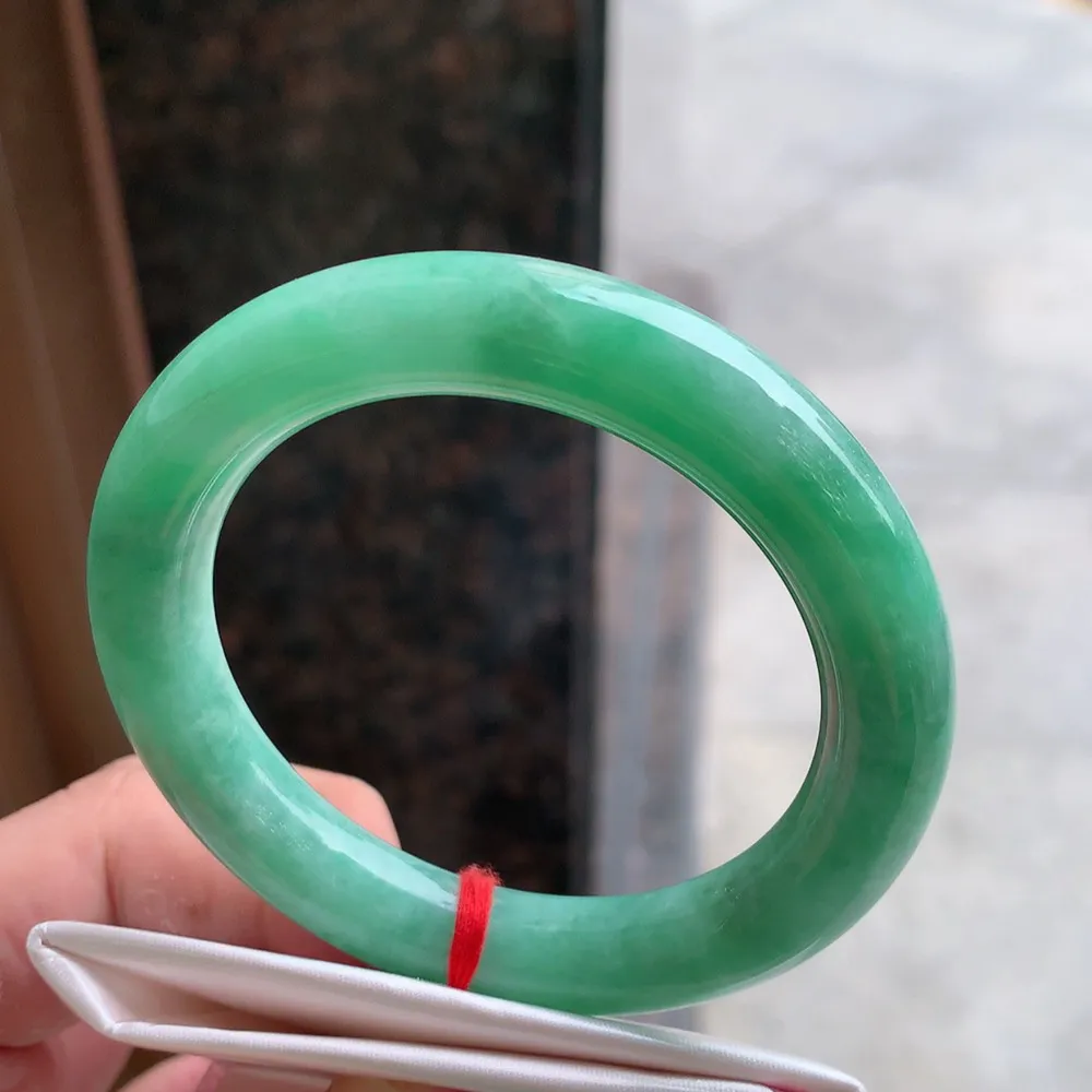 圆条冰糯翠绿 无瑕 尺寸:53.6/10.5 色好