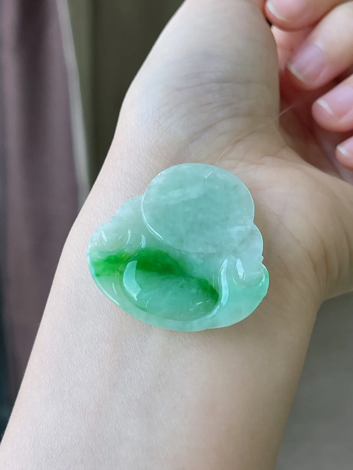 翡翠糯化种飘绿吊坠