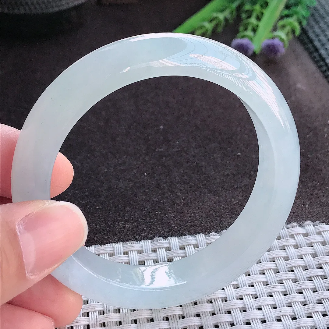 实拍A货翡翠55/12.6/8.8老坑冰透果冻胶冰纯月光白手镯宽边玉镯手环