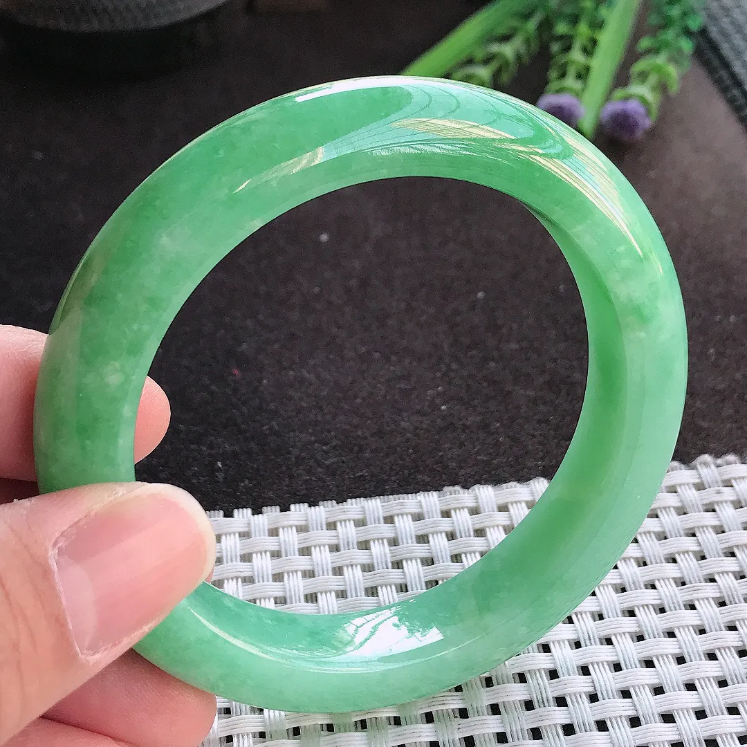 实拍A货翡翠57.8/12.6/9.6老坑精美温润满绿手镯宽边玉镯手环