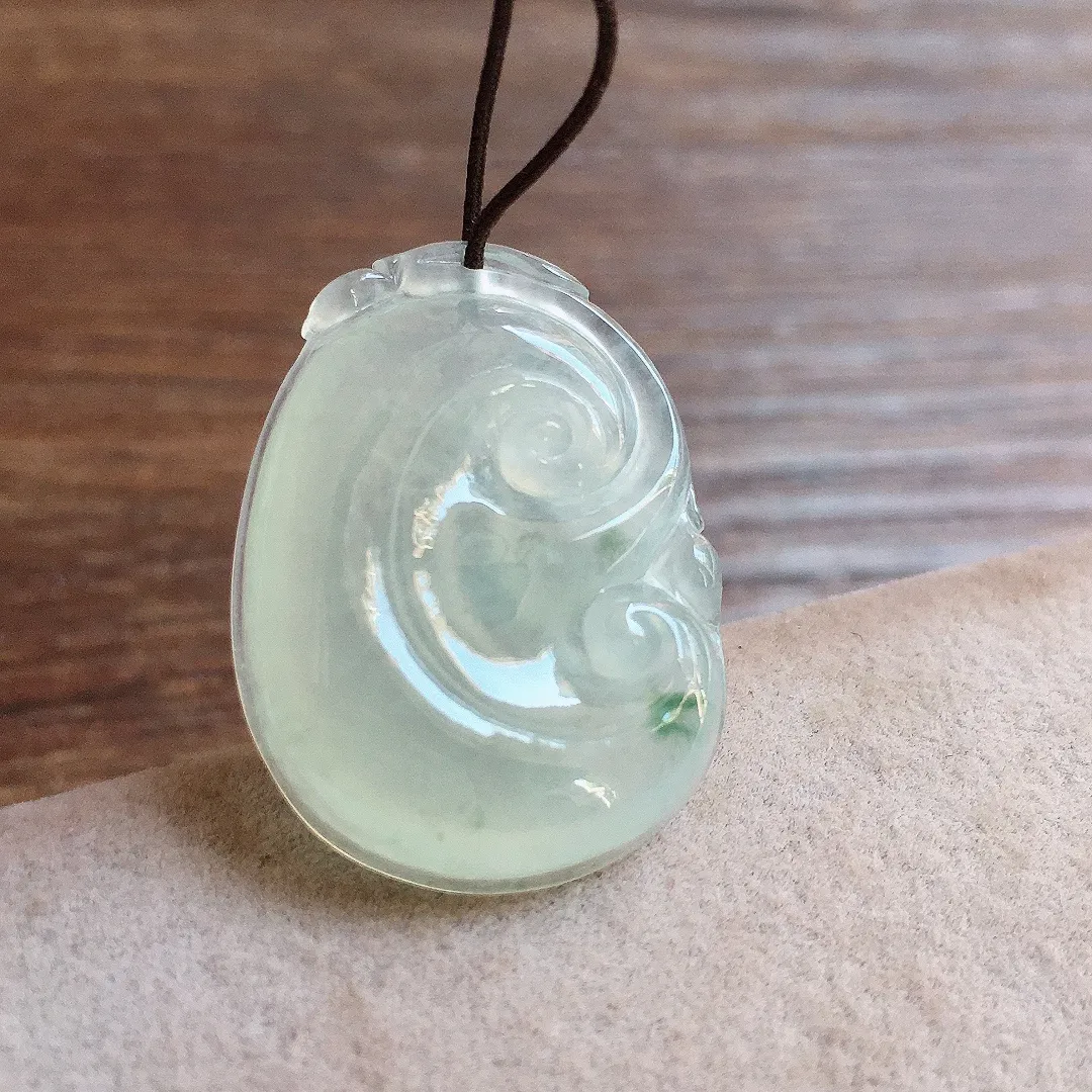 冰飘花如意吊坠 冰润光泽，玉质细腻，种水足，001 尺寸24.1*17.6*3.8