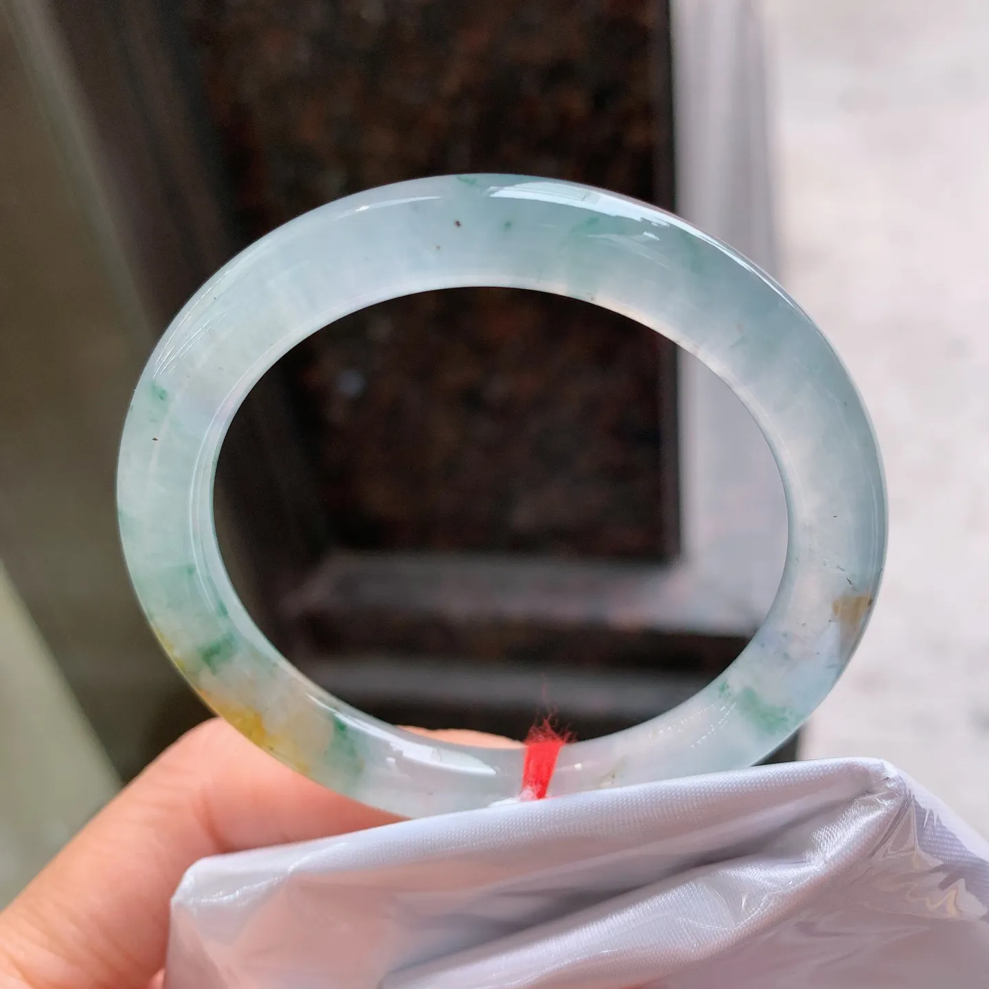 圆条冰黄翡飘花 无瑕 尺寸：51.4/8/8.2 特色料子