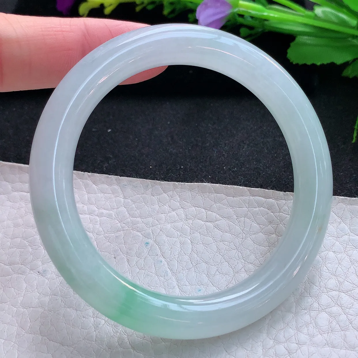 hf实拍55*9*9.5美人镯 天然缅甸翡翠玉手镯冰润飘绿圆条玉手环 叮当镯