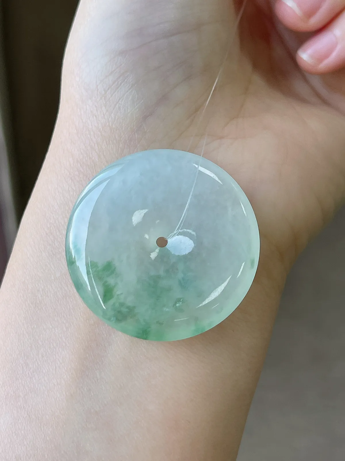 翡翠冰糯种淡绿色平安扣