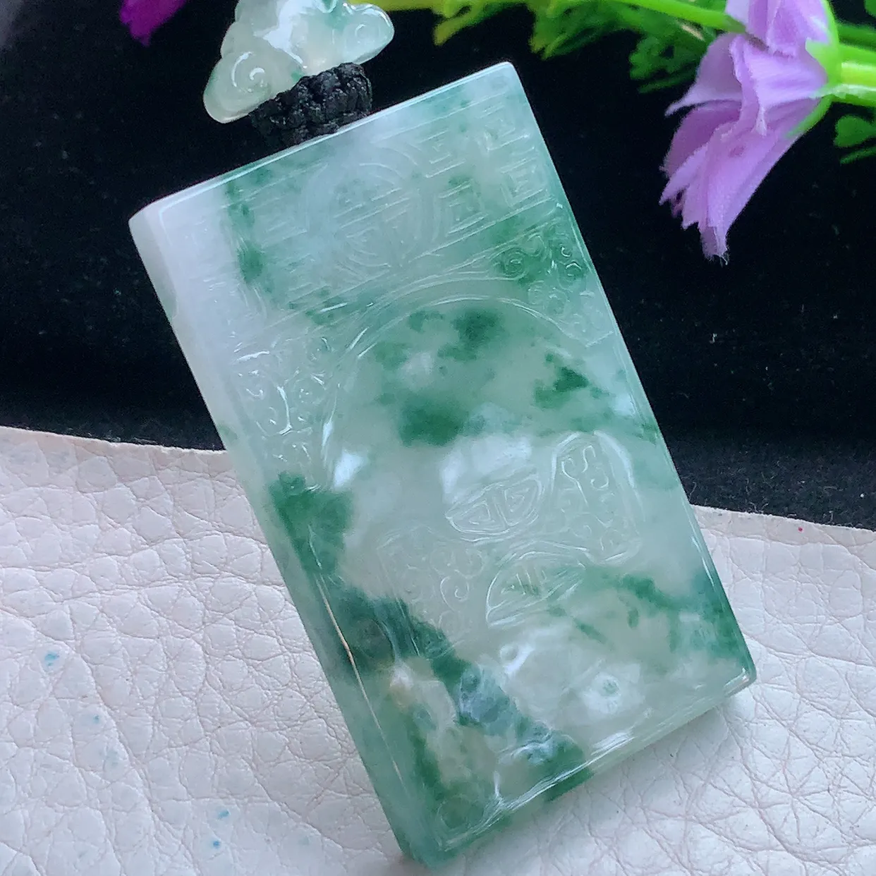 yl实拍49.8*30*6缅甸翡翠冰飘花仿古雕花无事牌吊坠，吉祥如意项坠