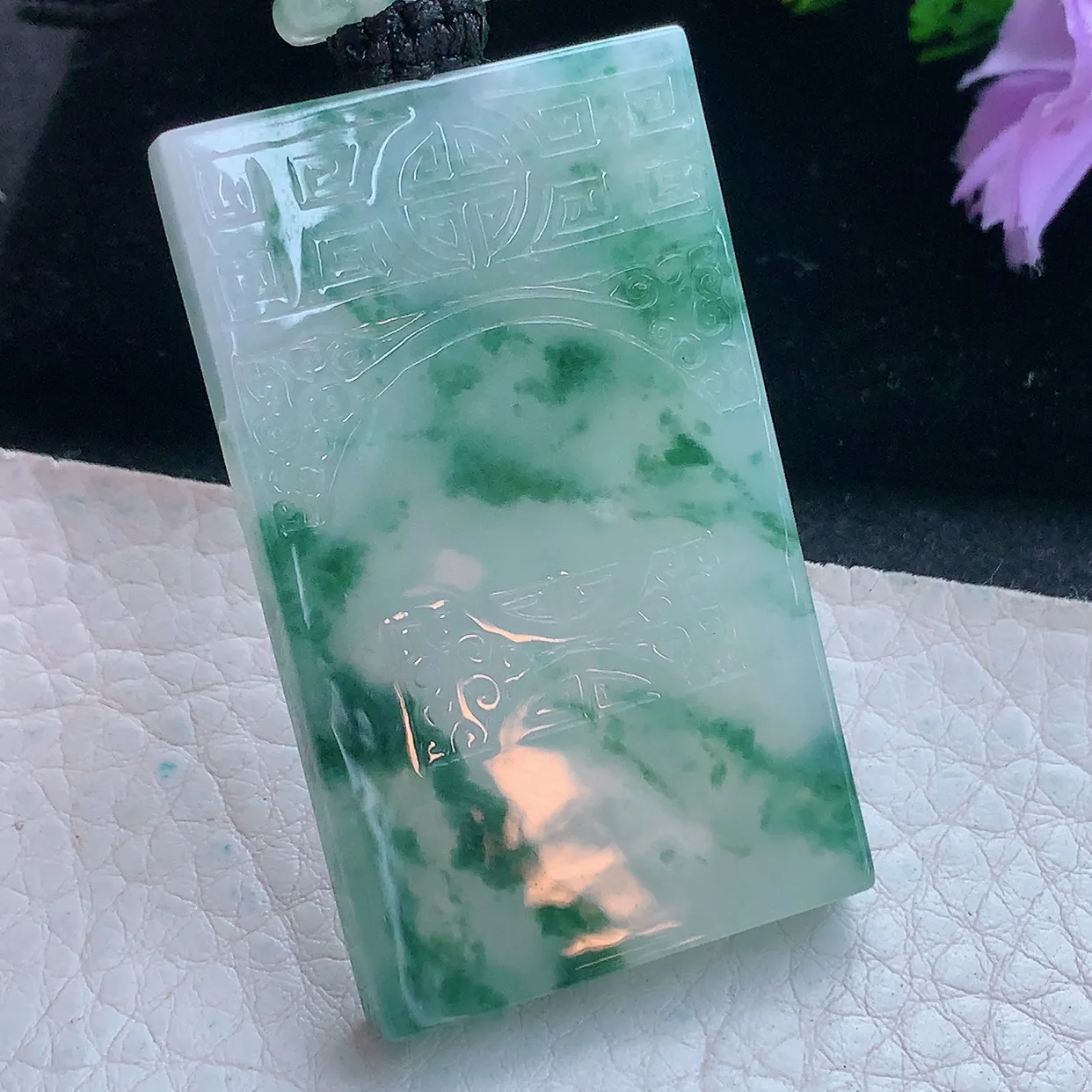 yl实拍49.8*30*6缅甸翡翠冰飘花仿古雕花无事牌吊坠，吉祥如意项坠