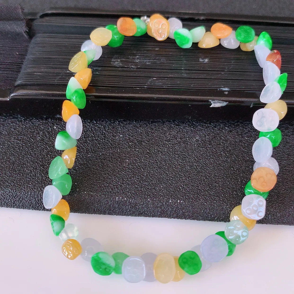 自然光实拍，冰润多宝翡翠手链，多彩莲蓬翡翠手串，颜色丰富，料子细腻，高档大气，自戴送礼佳品！#1.7