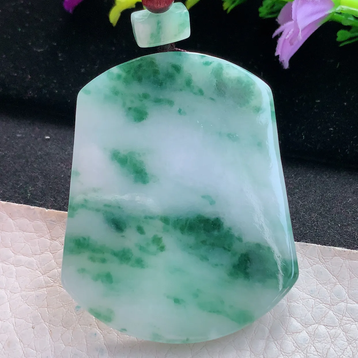 zen实拍55.6*45.5*5.5缅甸翡翠清新飘花灵动平安无事牌玉挂件 毛衣坠