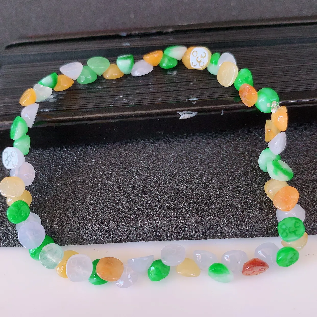 自然光实拍，冰润多宝翡翠手链，多彩莲蓬翡翠手串，颜色丰富，料子细腻，高档大气，自戴送礼佳品！#1.7取一尺寸5*5*2.8