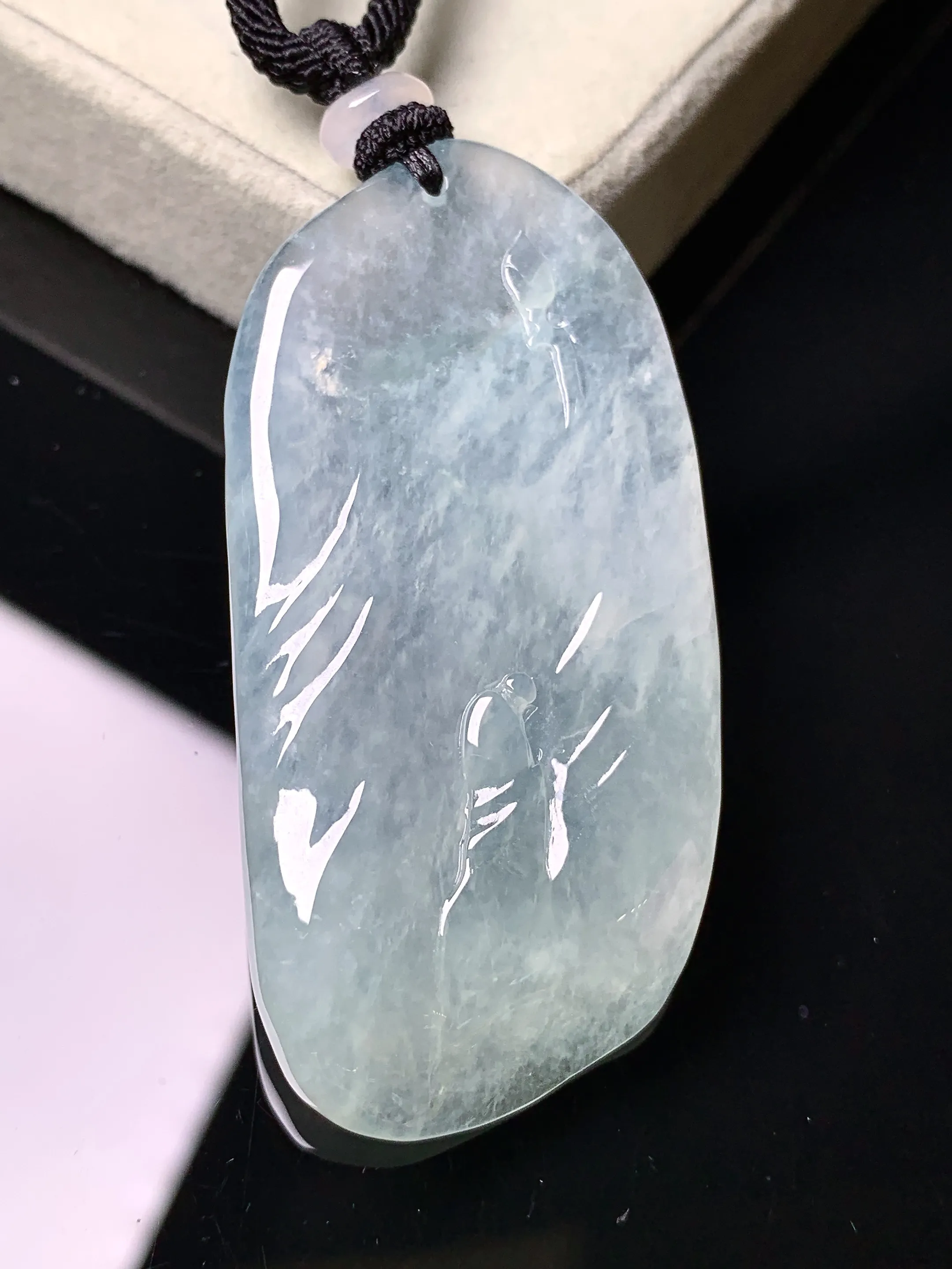 冰种悟道牌吊坠 玉质细腻 色泽艳丽清新 整体尺寸52.8*25.5*6