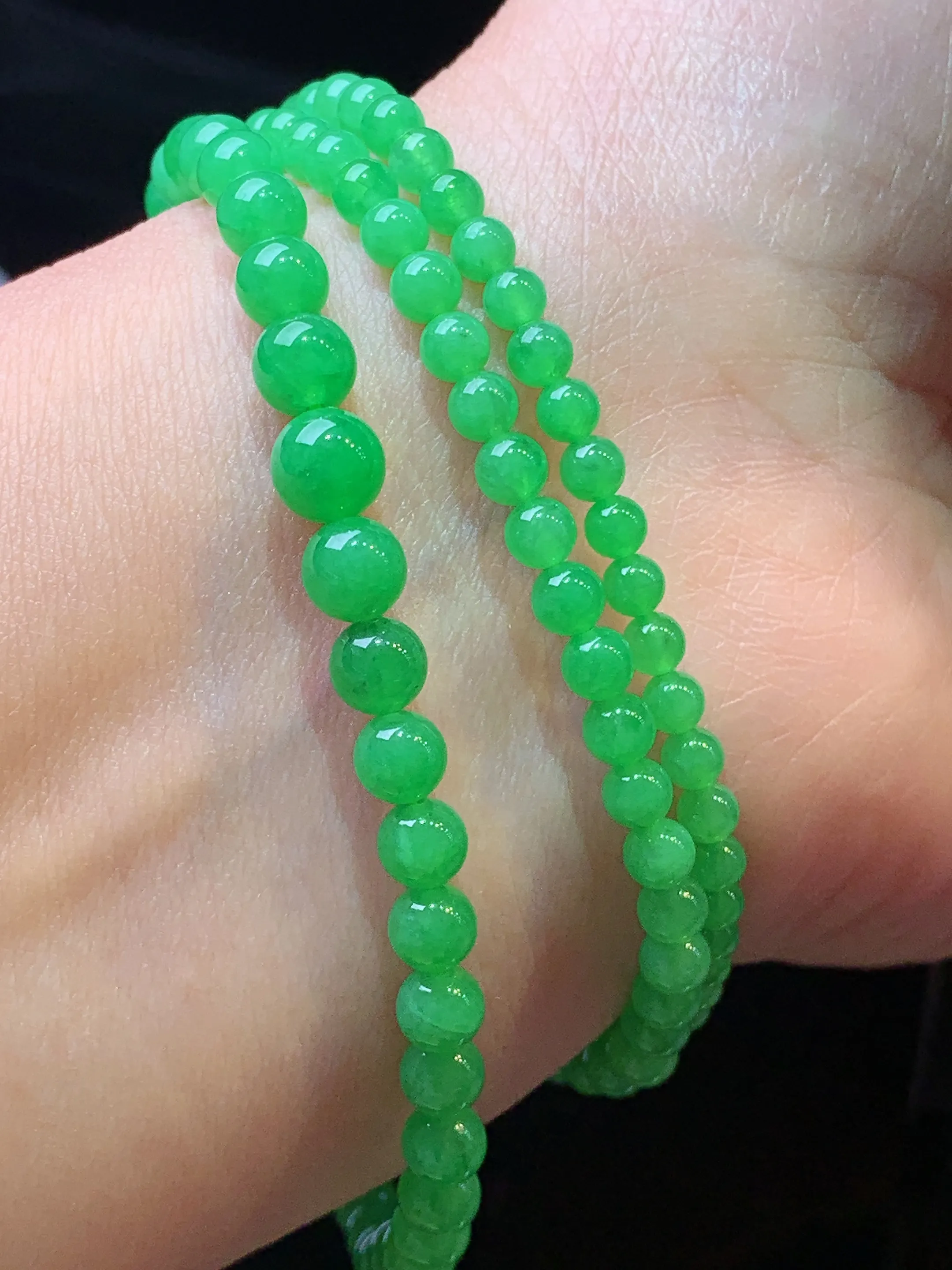 满绿圆珠项链 玉质细腻 色泽艳丽清新 整体尺寸6