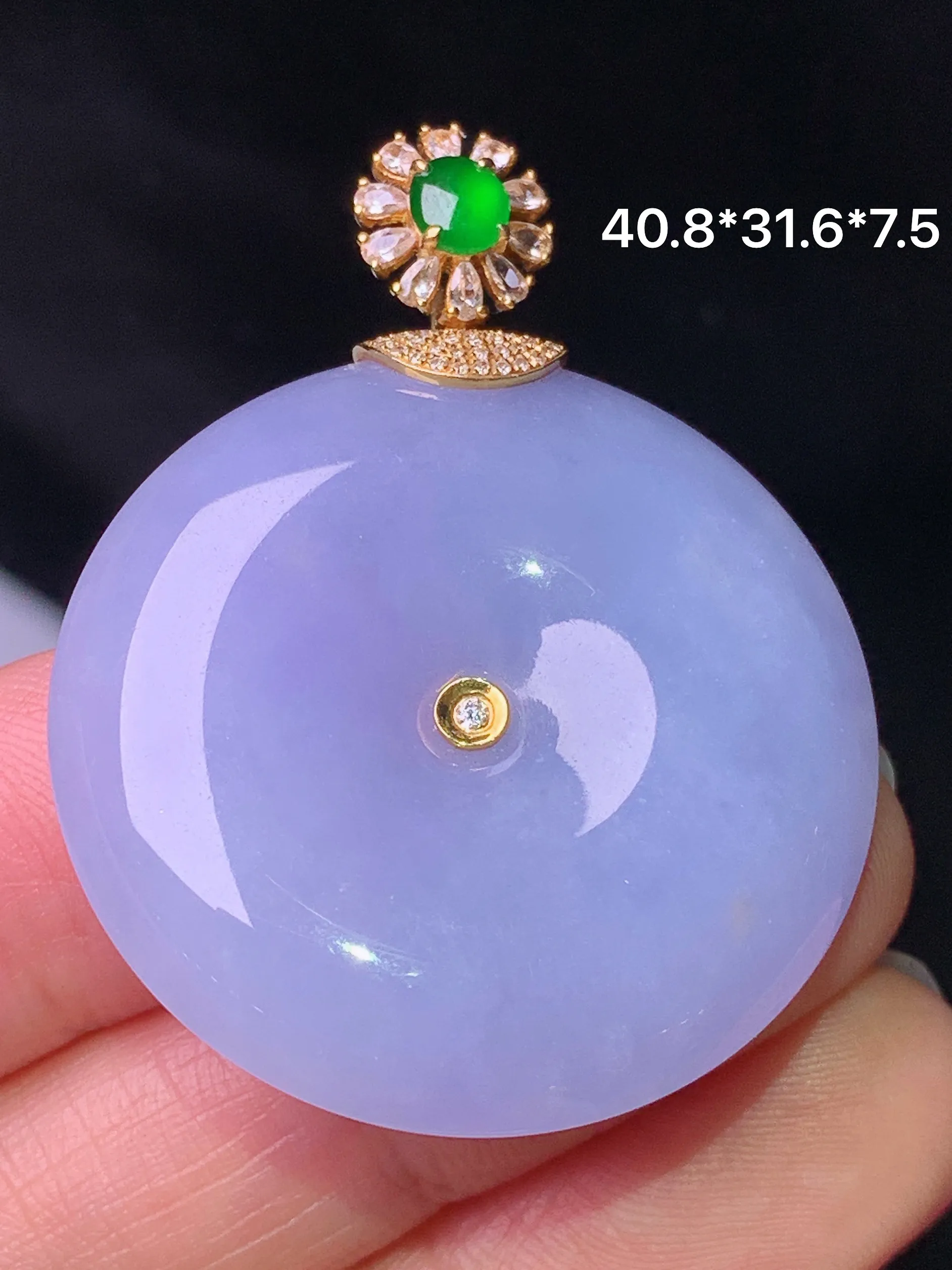 18k金钻镶嵌紫罗兰平安扣吊坠 玉质细腻 色泽艳丽清新 整体尺寸40.8*31.6*7.5