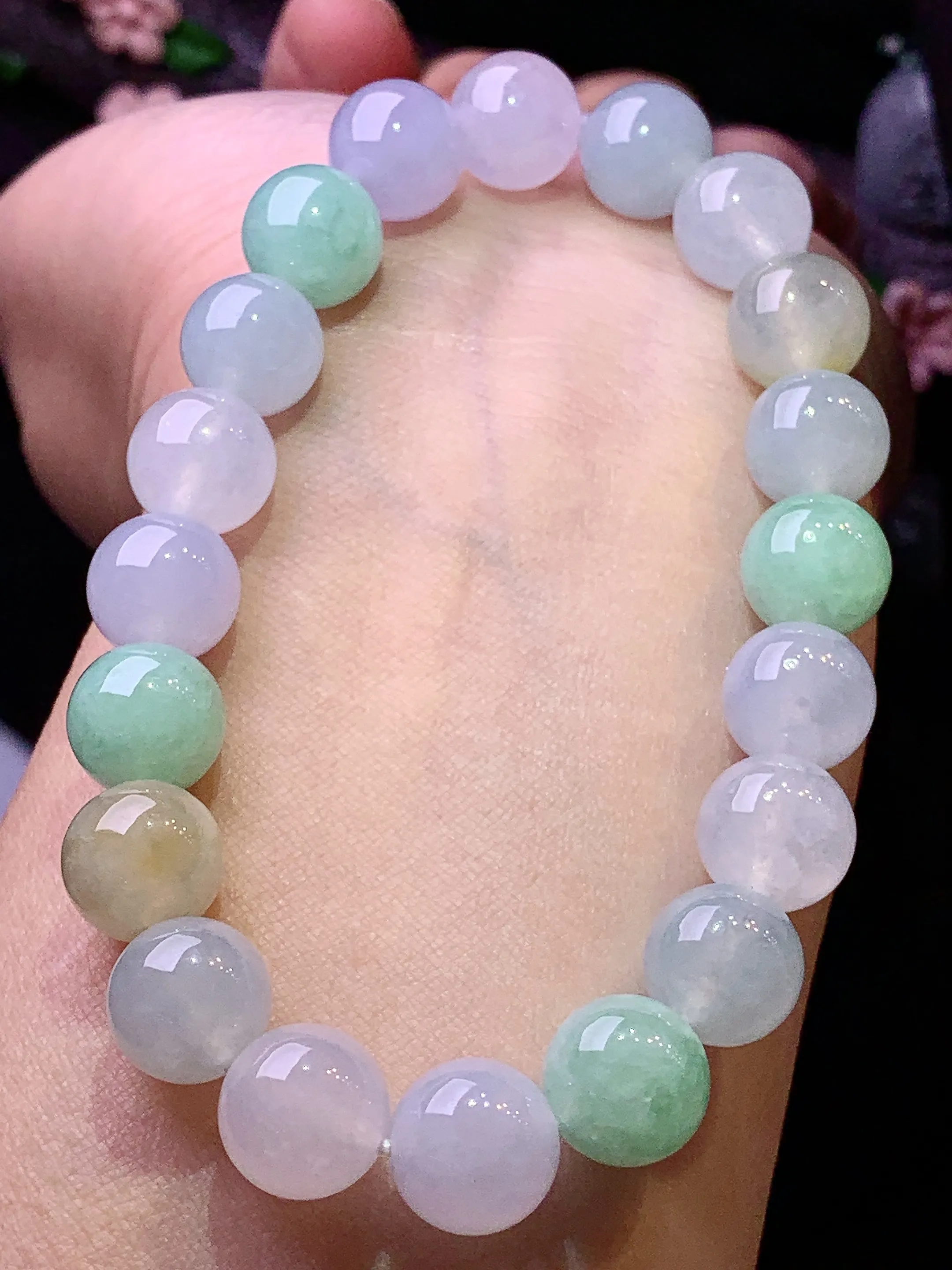 冰种圆珠手链 玉质细腻 色泽艳丽清新 整体尺寸10.2