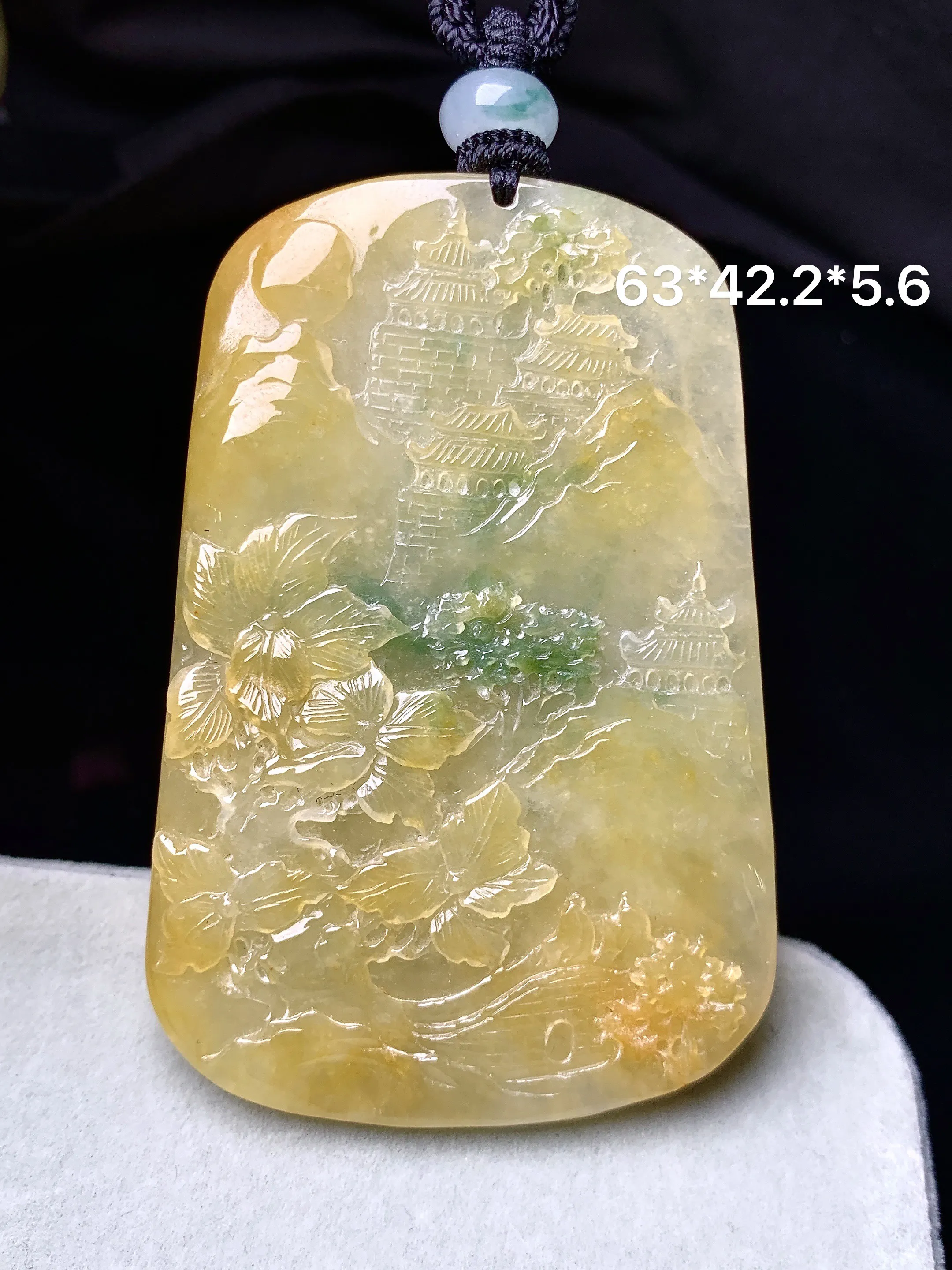 黄翡山水牌子吊坠 玉质细腻 色泽艳丽清新 整体尺寸63*42.2*5.6