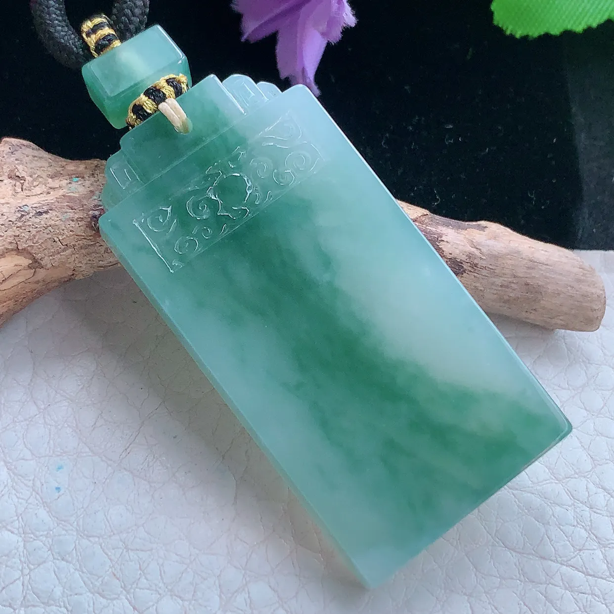 yl实拍51*25.8*5.5缅甸翡翠冰蓝花仿古雕花无事牌吊坠，吉祥项坠