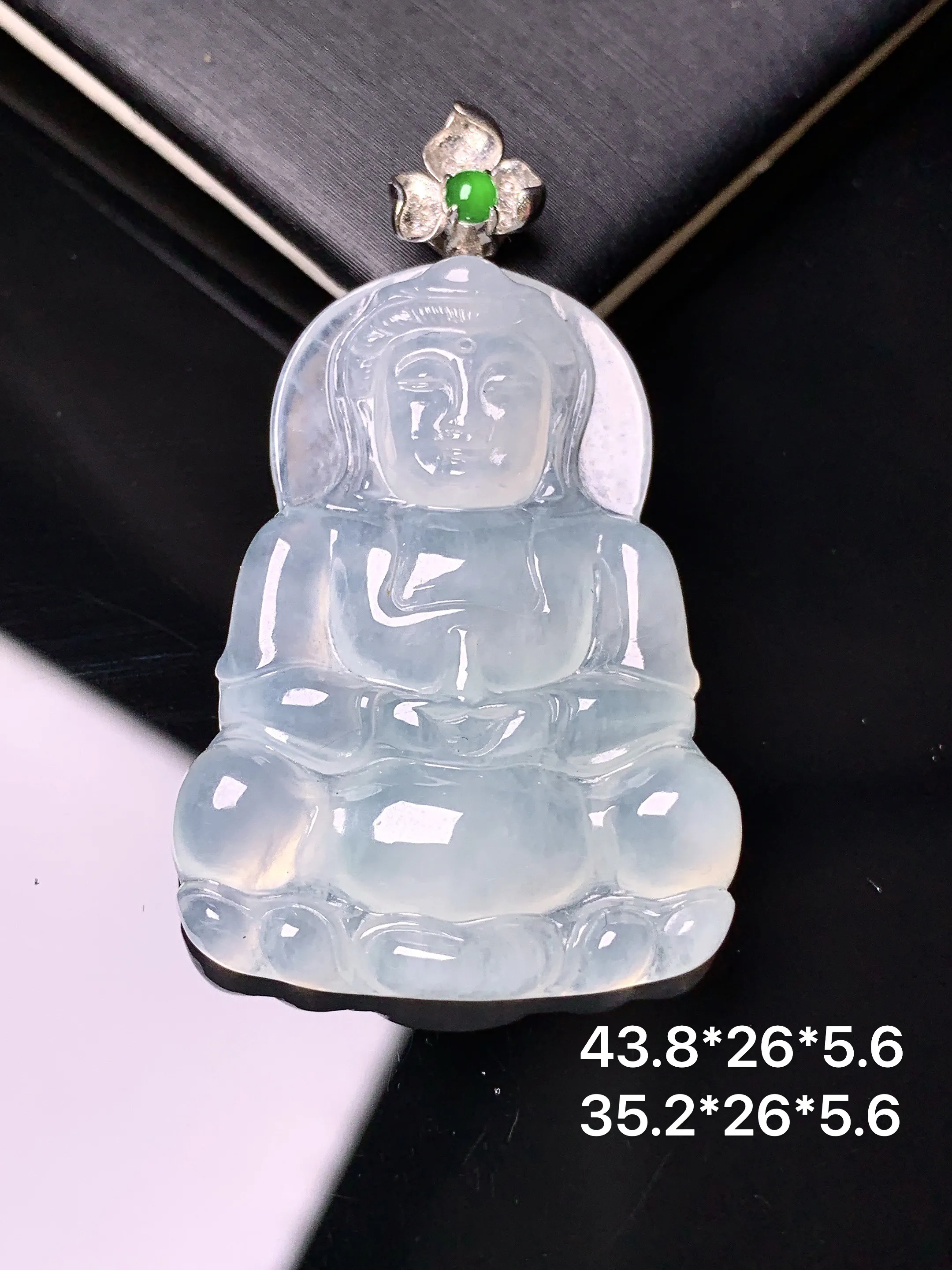 18k金镶嵌冰种观音菩萨吊坠 玉质细腻 色泽艳丽清新 整体尺寸43.8*26*5.6