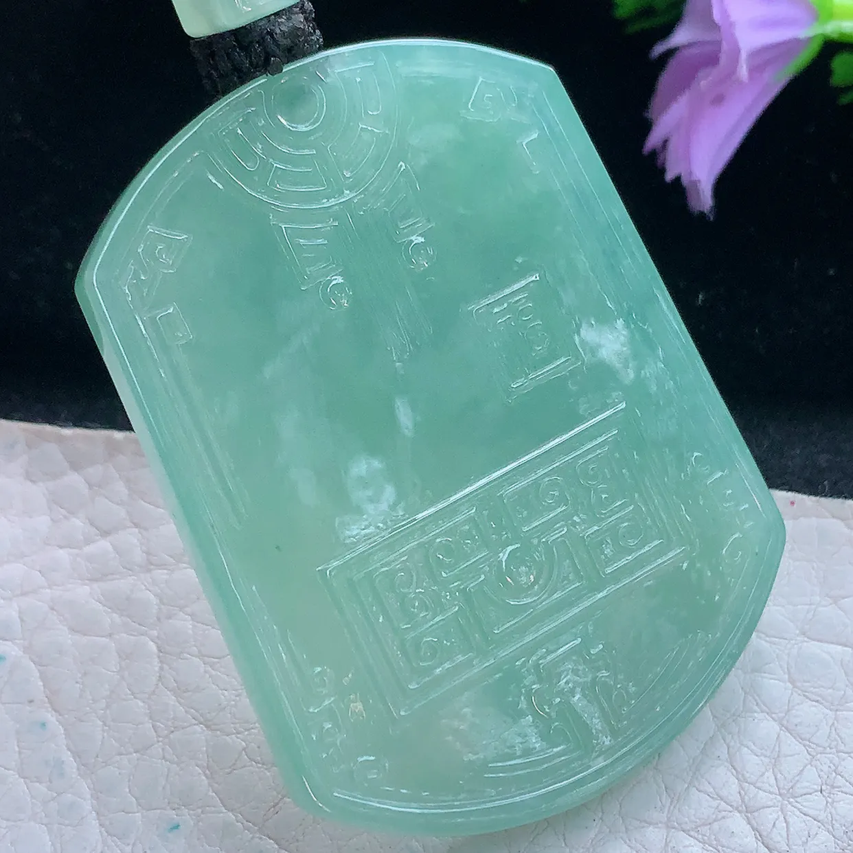 yl实拍52.8*40.2*5.6缅甸翡翠冰睛水仿古牌福临门吊坠，吉祥项坠雕花无事牌