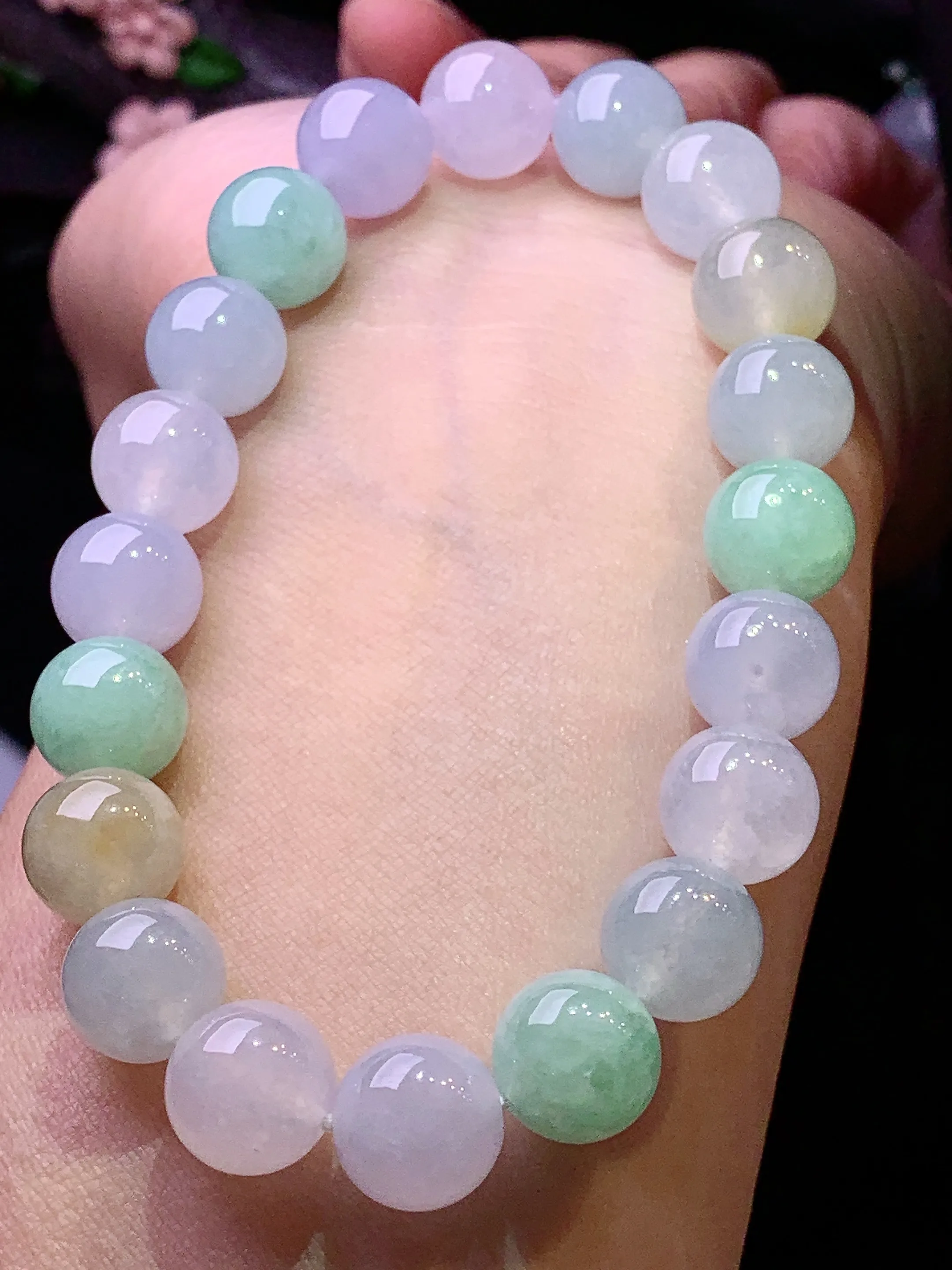 冰种圆珠手链 玉质细腻 色泽艳丽清新 整体尺寸10.2