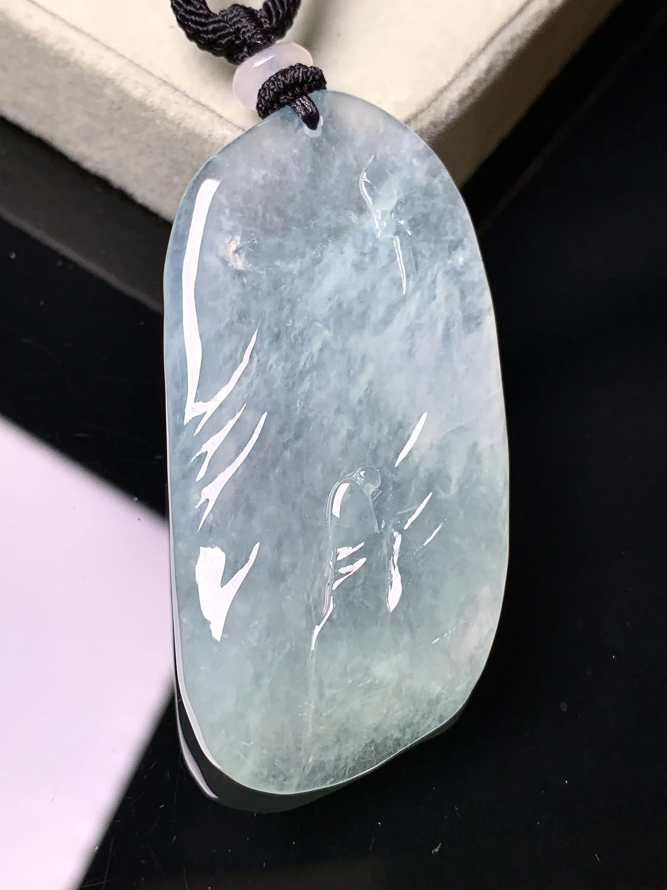 冰种悟道牌吊坠 玉质细腻 色泽艳丽清新 整体尺寸52.8*25.5*6