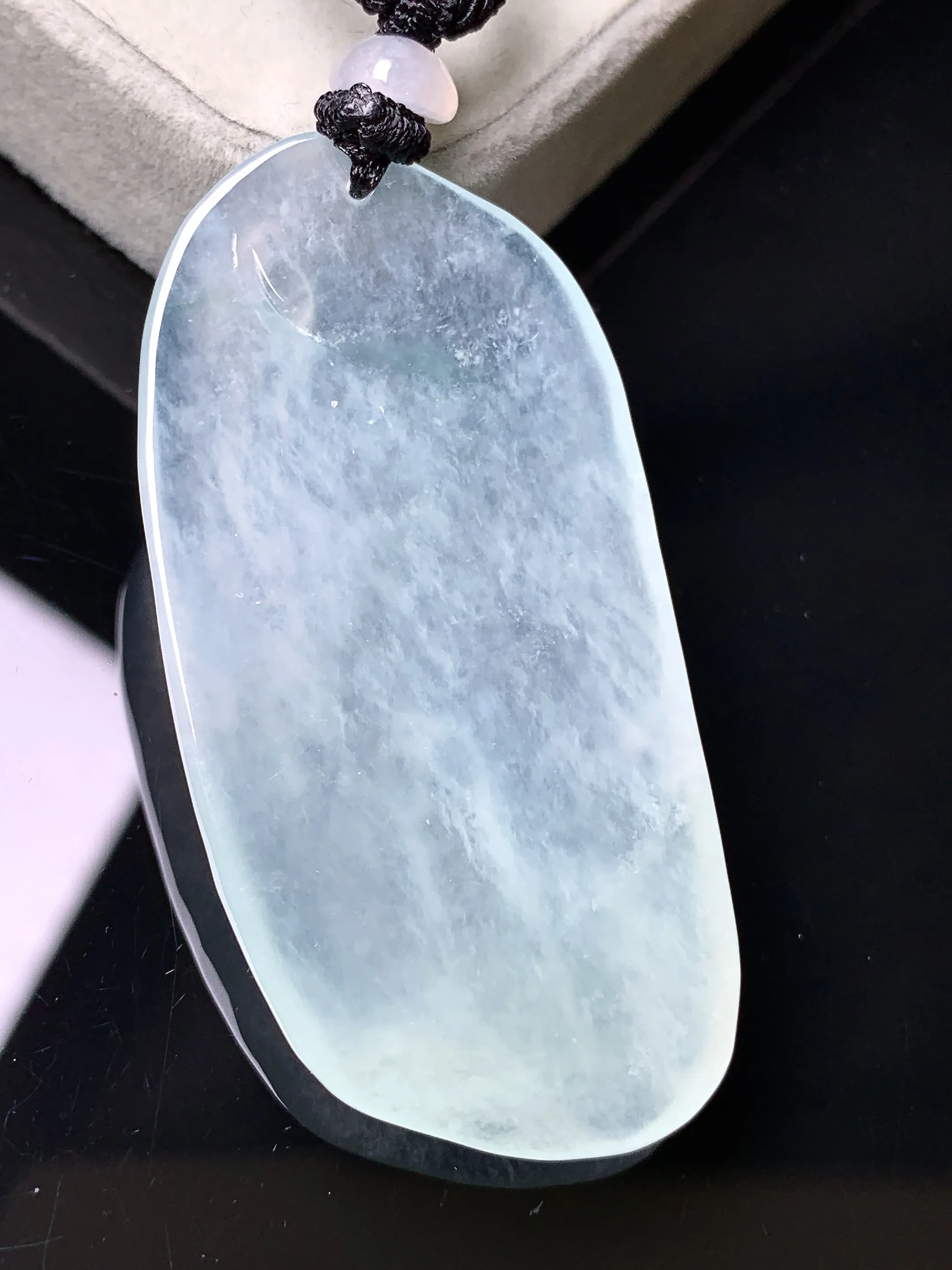 冰种悟道牌吊坠 玉质细腻 色泽艳丽清新 整体尺寸52.8*25.5*6