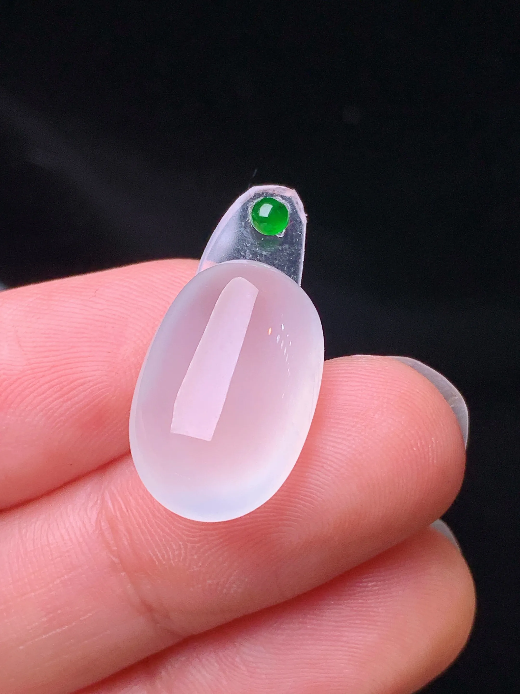 镶嵌款 冰种蛋面吊坠 玉质细腻 色泽艳丽清新 整体尺寸18*11.3*7