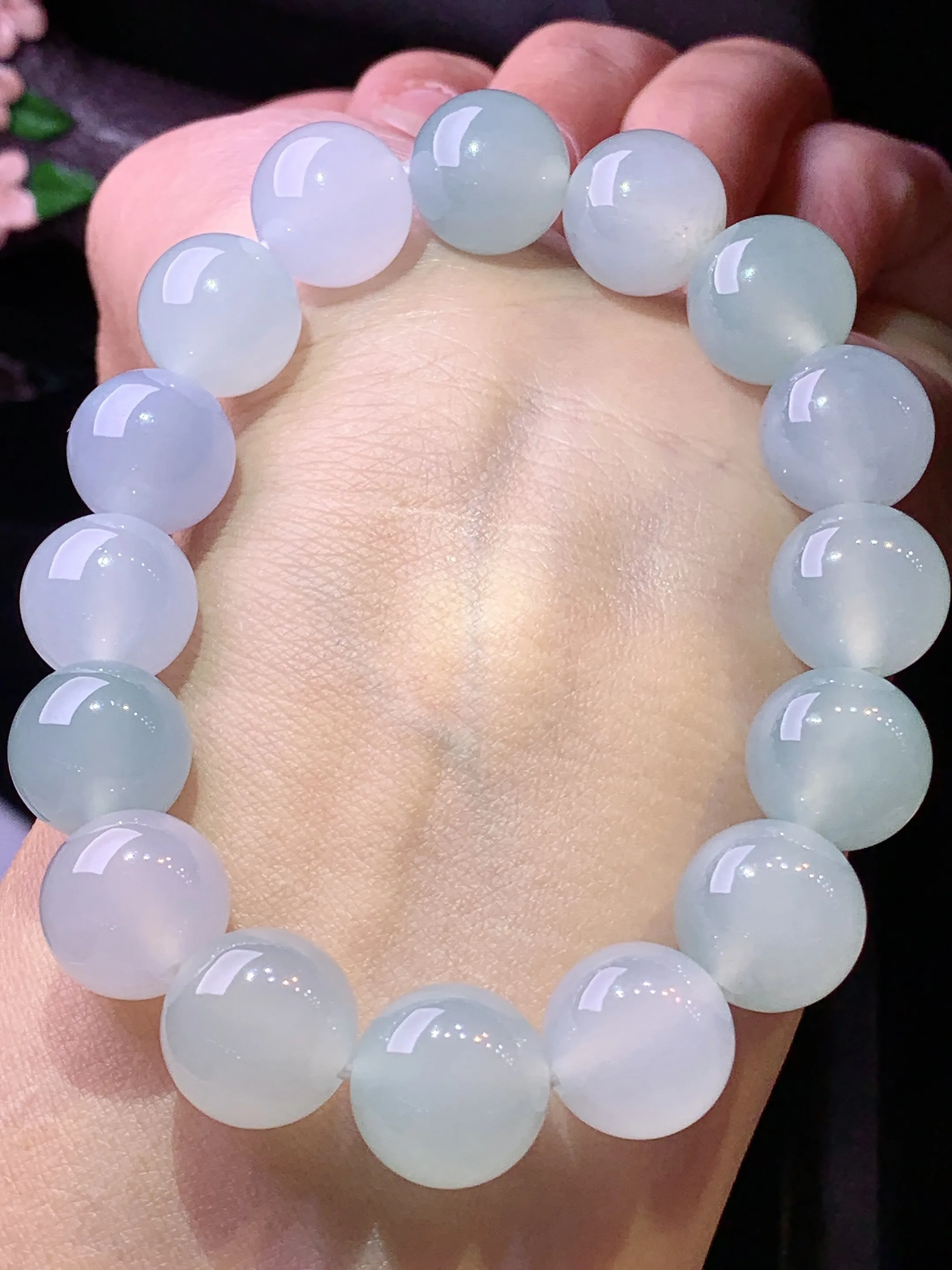 冰种圆珠手链 玉质细腻 色泽艳丽清新 整体尺寸12.2