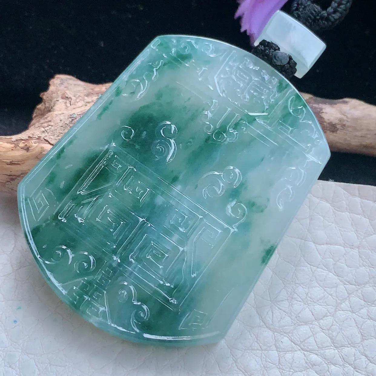 yl实拍52.6*41.6*6.2缅甸翡翠冰飘花仿古牌福临门吊坠，福气绵绵项坠雕花无事牌