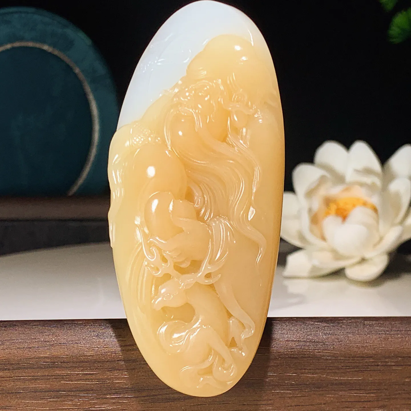 新疆和田玉羊脂白蜜糖且末糖寿星把件 尺寸84/39/21重95克。玉质细腻油润。手推出油。佩戴高端典雅。lt250107