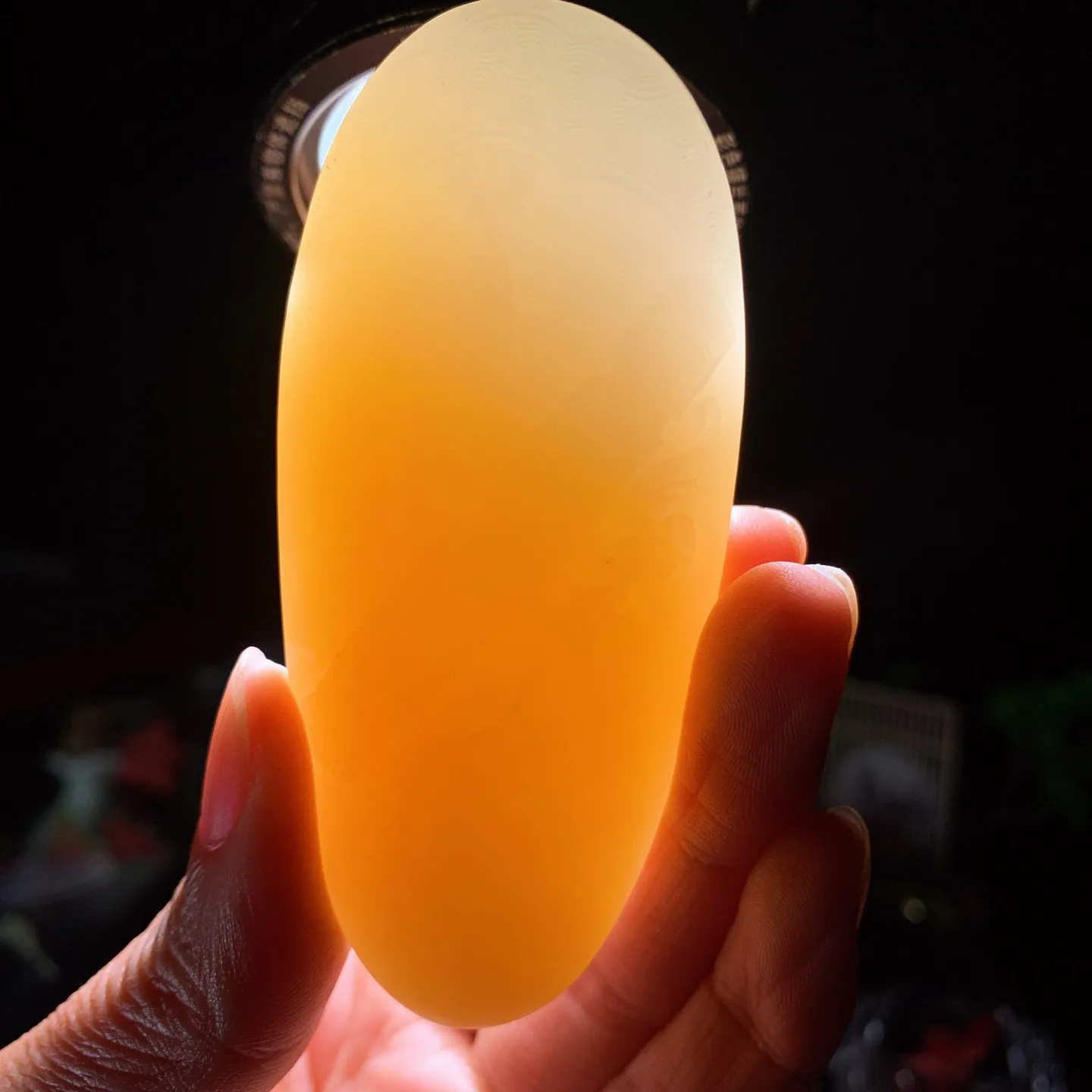 新疆和田玉羊脂白蜜糖且末糖寿星把件 尺寸84/39/21重95克。玉质细腻油润。手推出油。佩戴高端典雅。lt250107