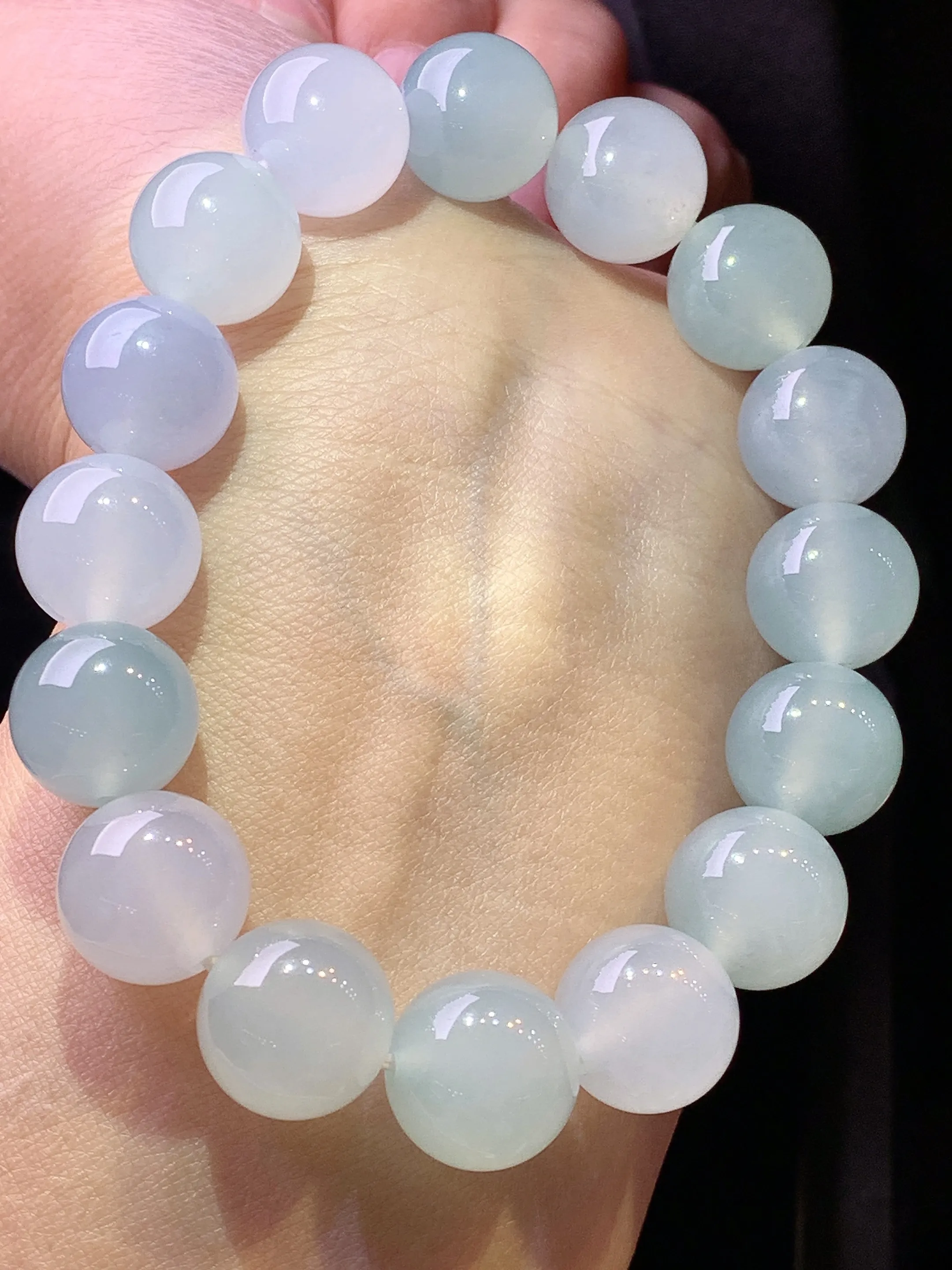 冰种圆珠手链 玉质细腻 色泽艳丽清新 整体尺寸12.2