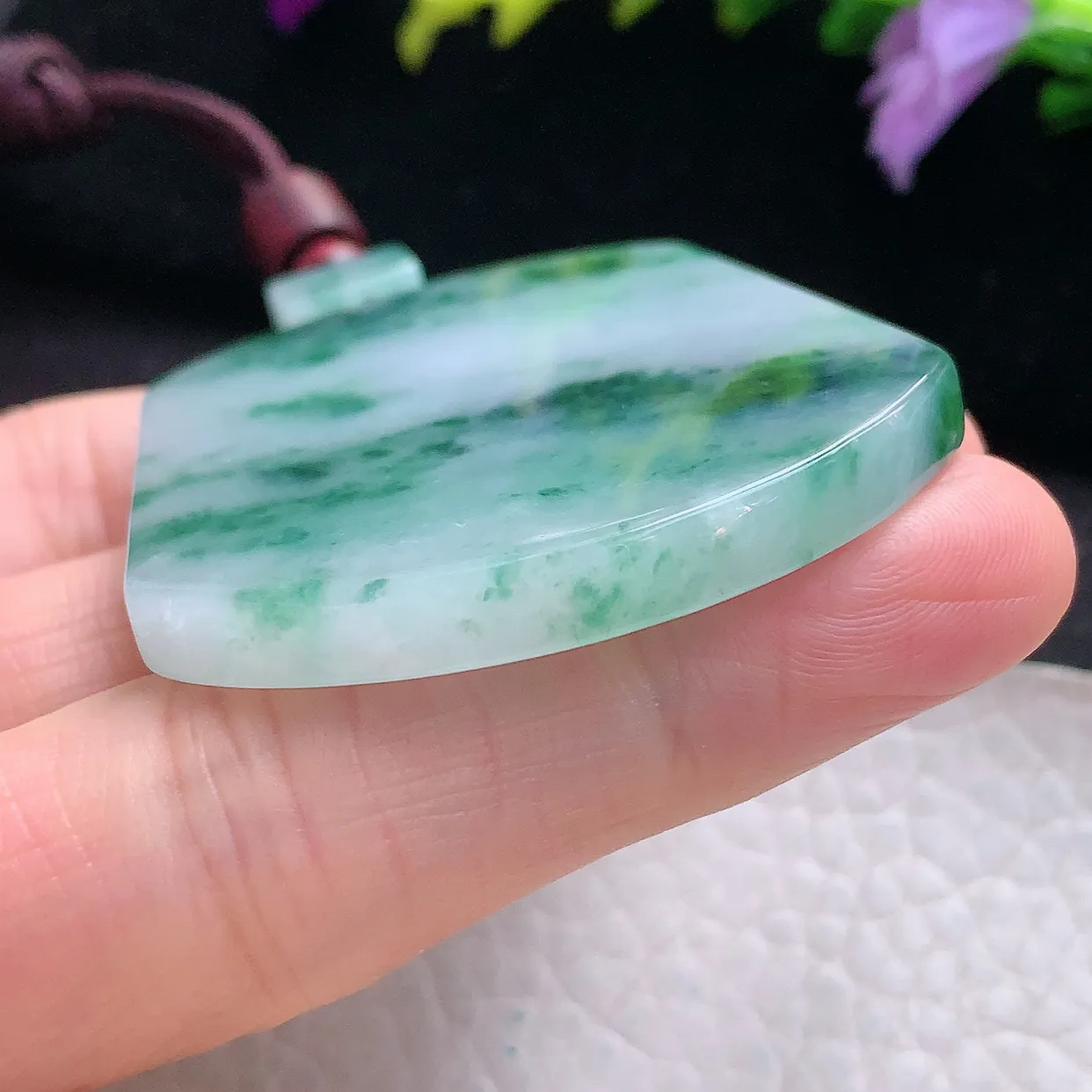 zen实拍55.6*45.5*5.5缅甸翡翠清新飘花灵动平安无事牌玉挂件 毛衣坠