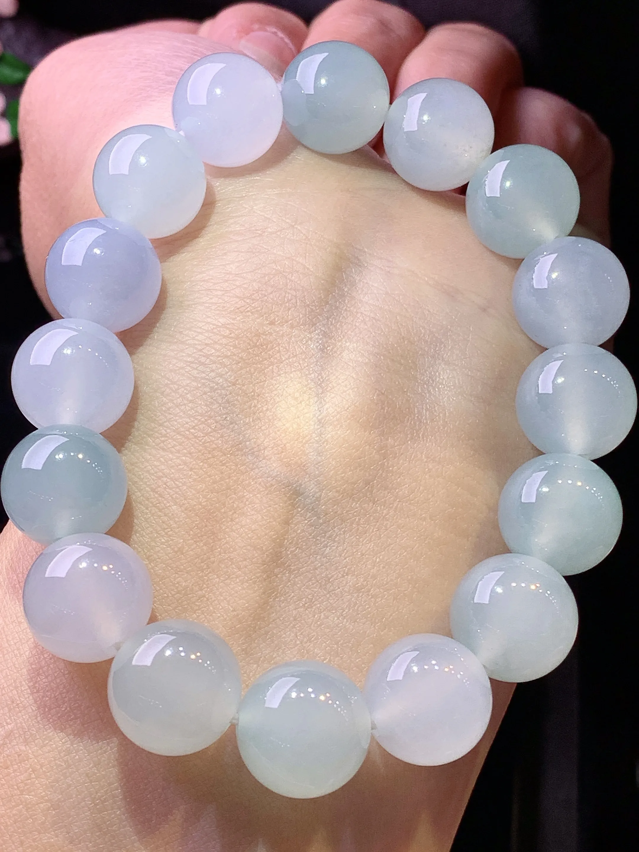 冰种圆珠手链 玉质细腻 色泽艳丽清新 整体尺寸12.2