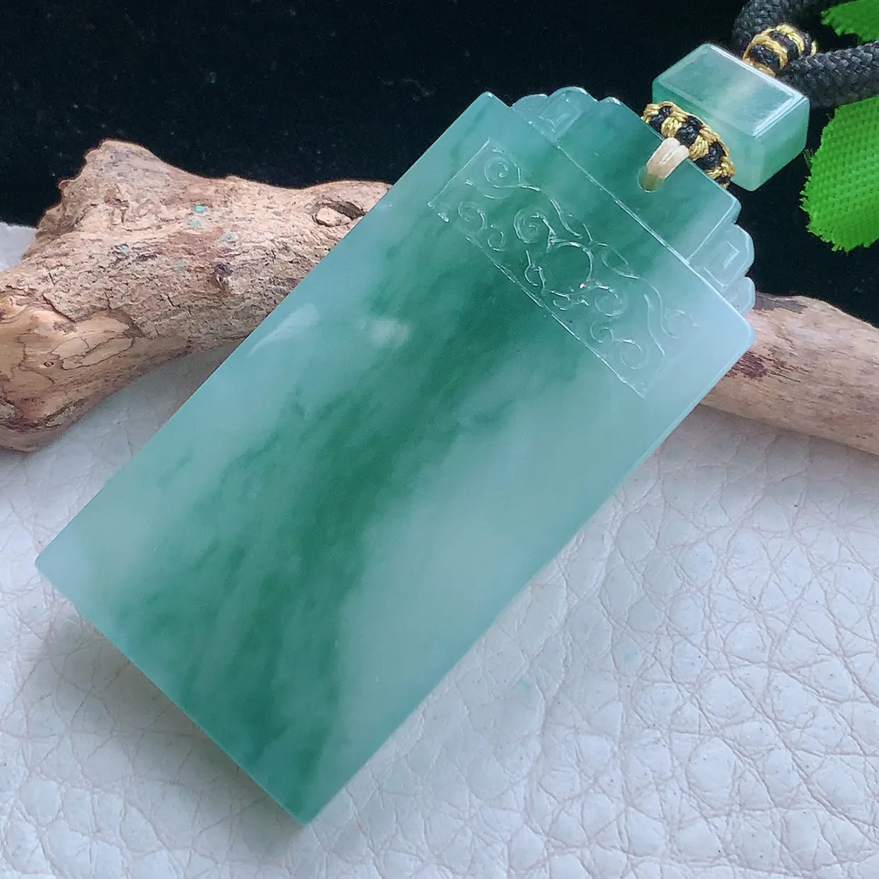 yl实拍51*25.8*5.5缅甸翡翠冰蓝花仿古雕花无事牌吊坠，吉祥项坠