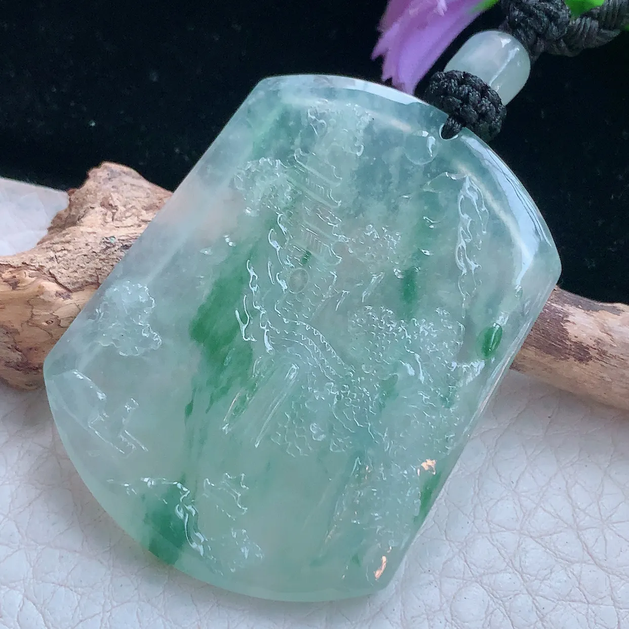 yl实拍48.8*38*4.8缅甸翡翠冰透飘花山水牌吊坠 高山流水悠然自在项坠