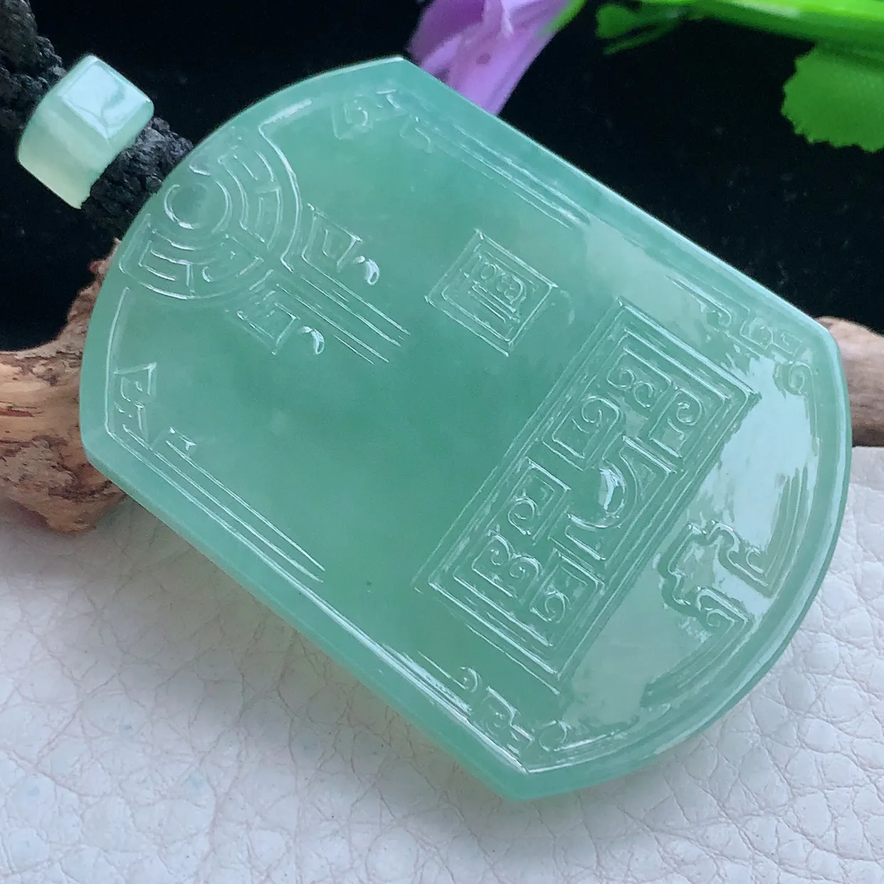 yl实拍52.8*40.2*5.6缅甸翡翠冰睛水仿古牌福临门吊坠，吉祥项坠雕花无事牌