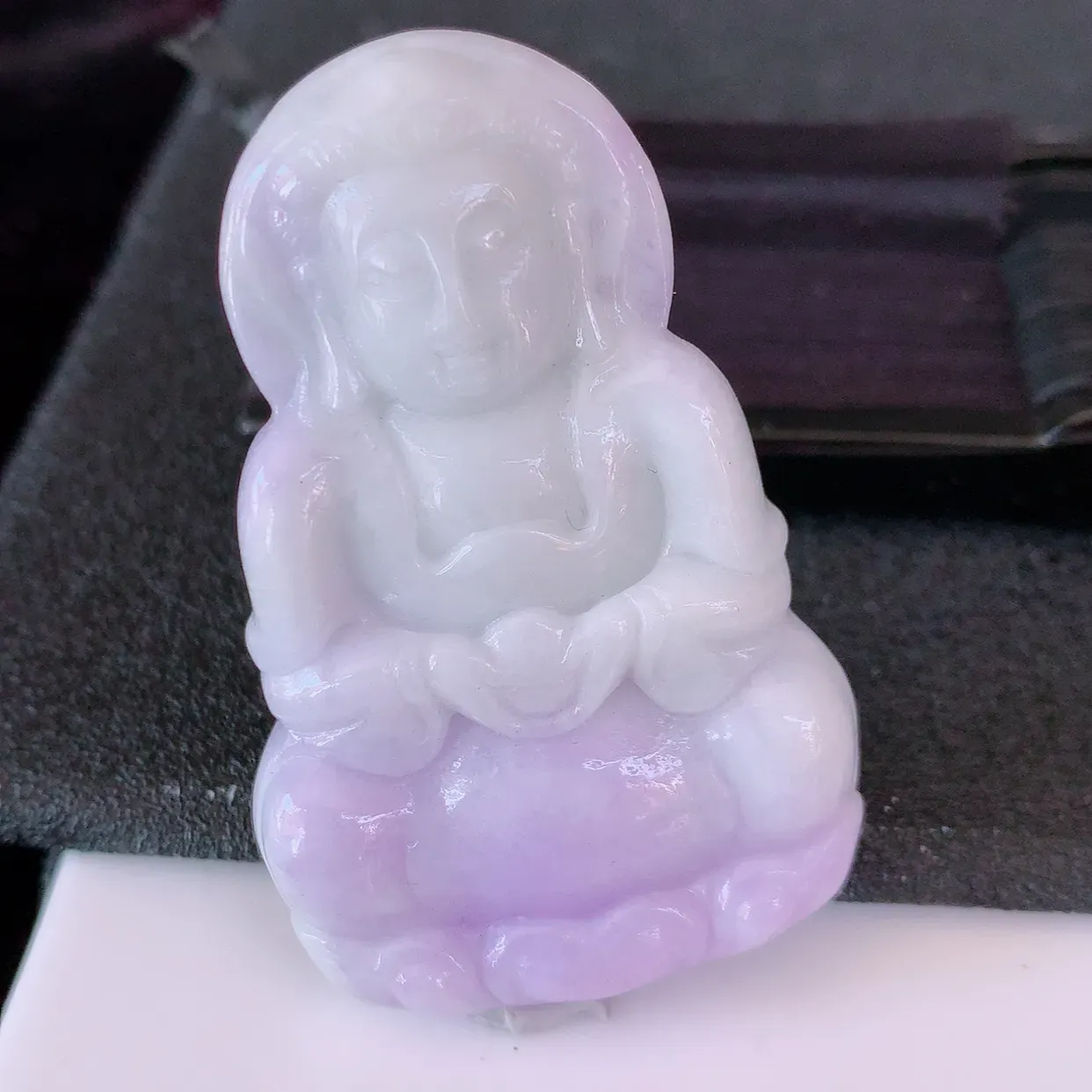 自然光实拍，冰润紫罗兰翡翠观音菩萨吊坠，赐福观音，玉润通透，慈祥端庄！#1.7
