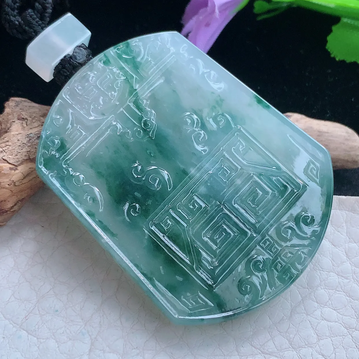 yl实拍52.6*41.6*6.2缅甸翡翠冰飘花仿古牌福临门吊坠，福气绵绵项坠雕花无事牌