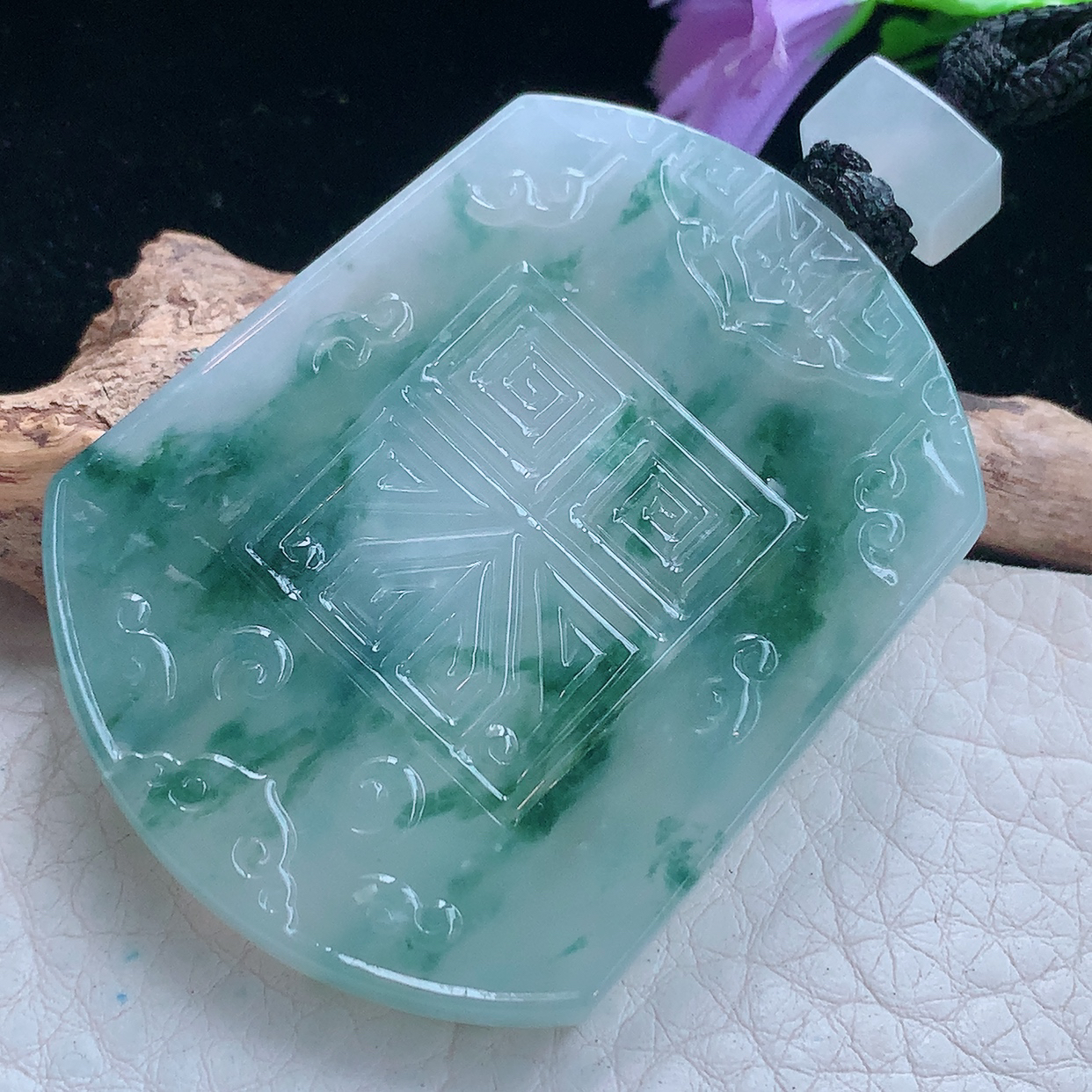 yl实拍53*38.5*6缅甸翡翠冰飘蓝花吉祥如意仿古牌吊坠，祥云瑞兆项坠