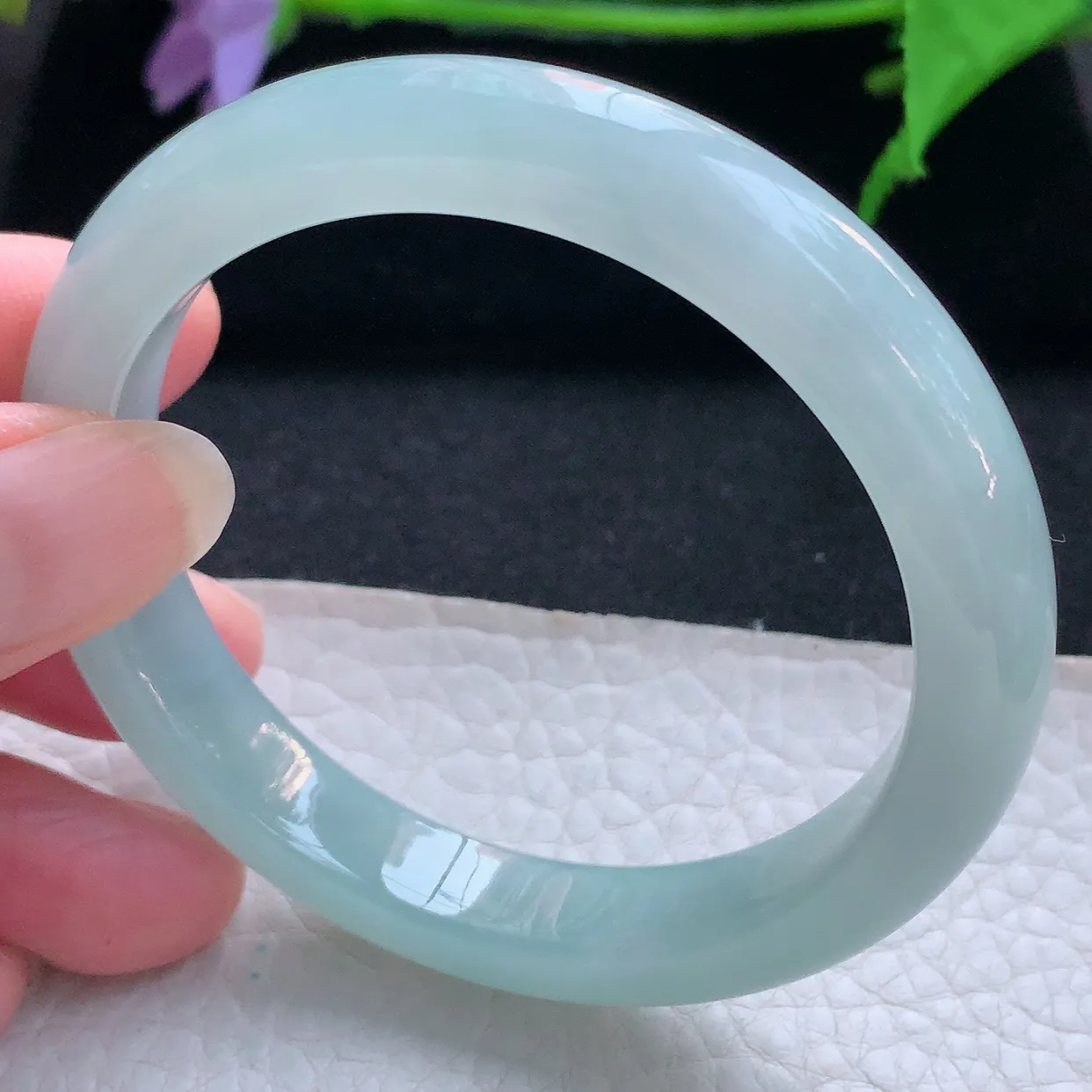 js实拍55*10.3*8平安镯 天然缅甸翡翠玉手镯天空蓝冰润宽边玉手环