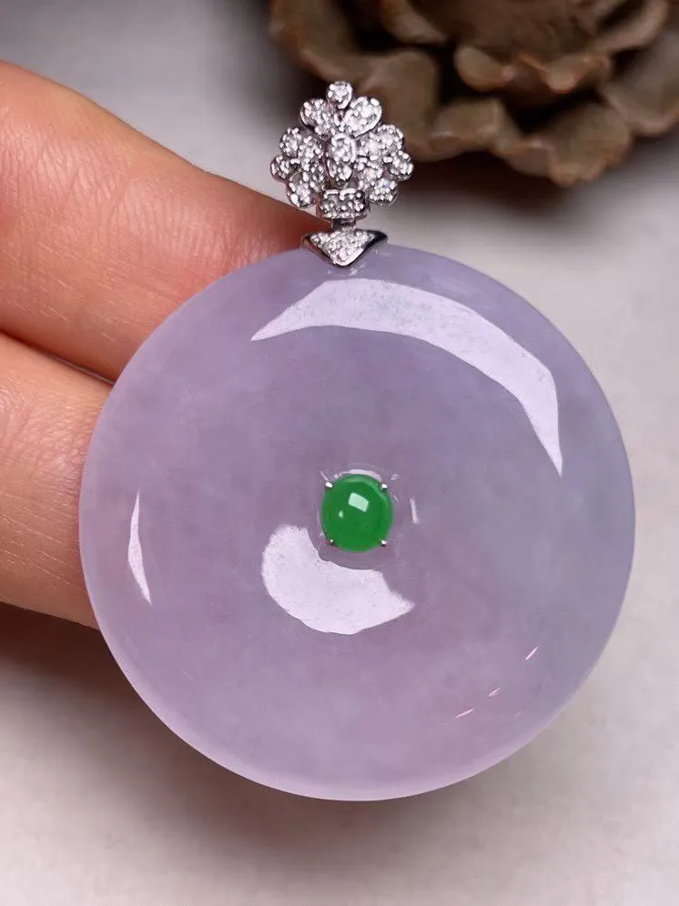 冰糯种淡紫罗兰平安扣吊坠、真金真钻镶嵌，种水好，玉质细腻 .裸石尺寸 32.5*
