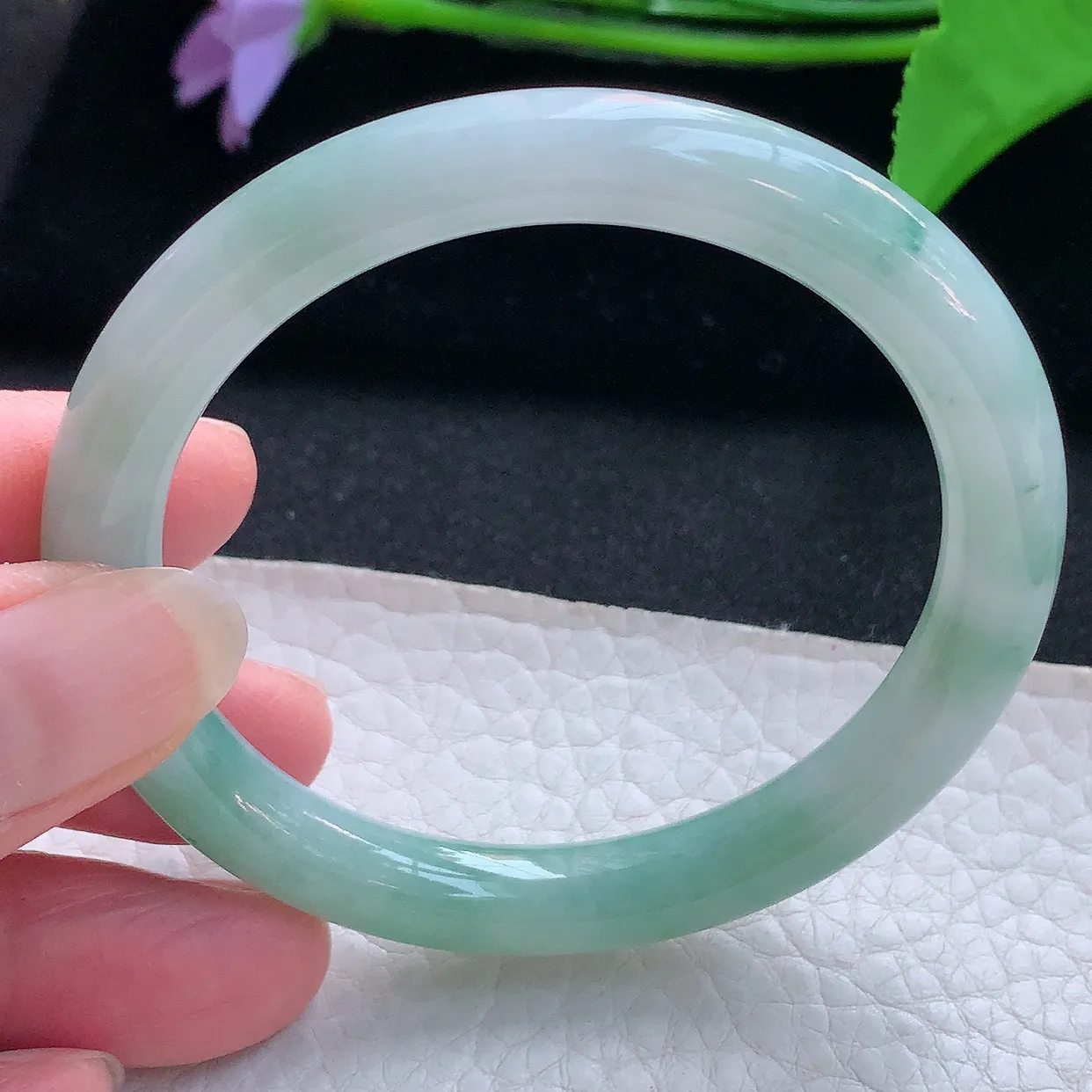 n实拍53.5*8.6*8美人镯 天然缅甸翡翠玉手镯飘花水润圆条秀气玉手环 叮当镯